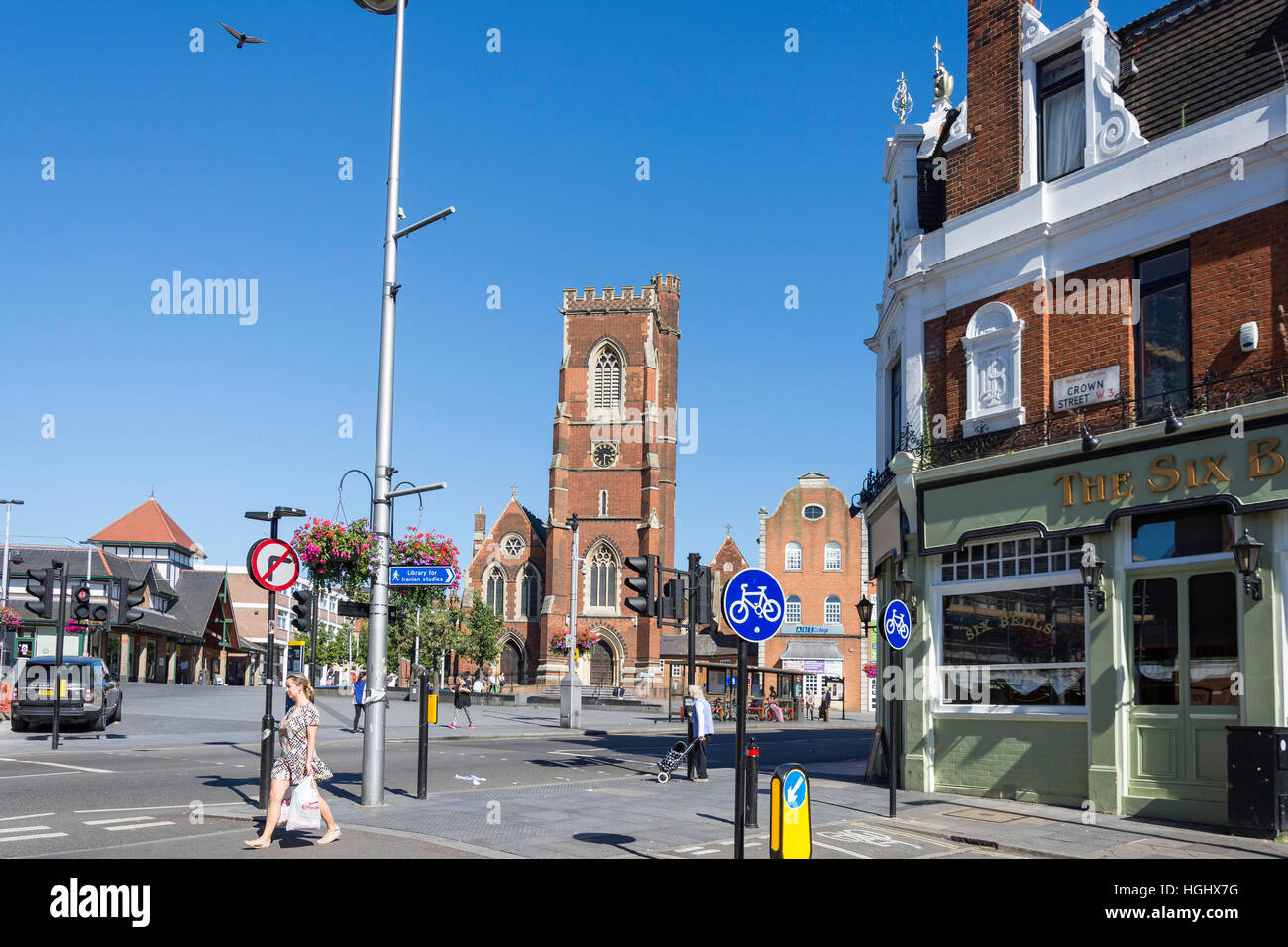 L'église de Sainte Marie, le Mont, Acton High Street, Acton, London Borough of Ealing, Greater London, Angleterre, Royaume-Uni Banque D'Images