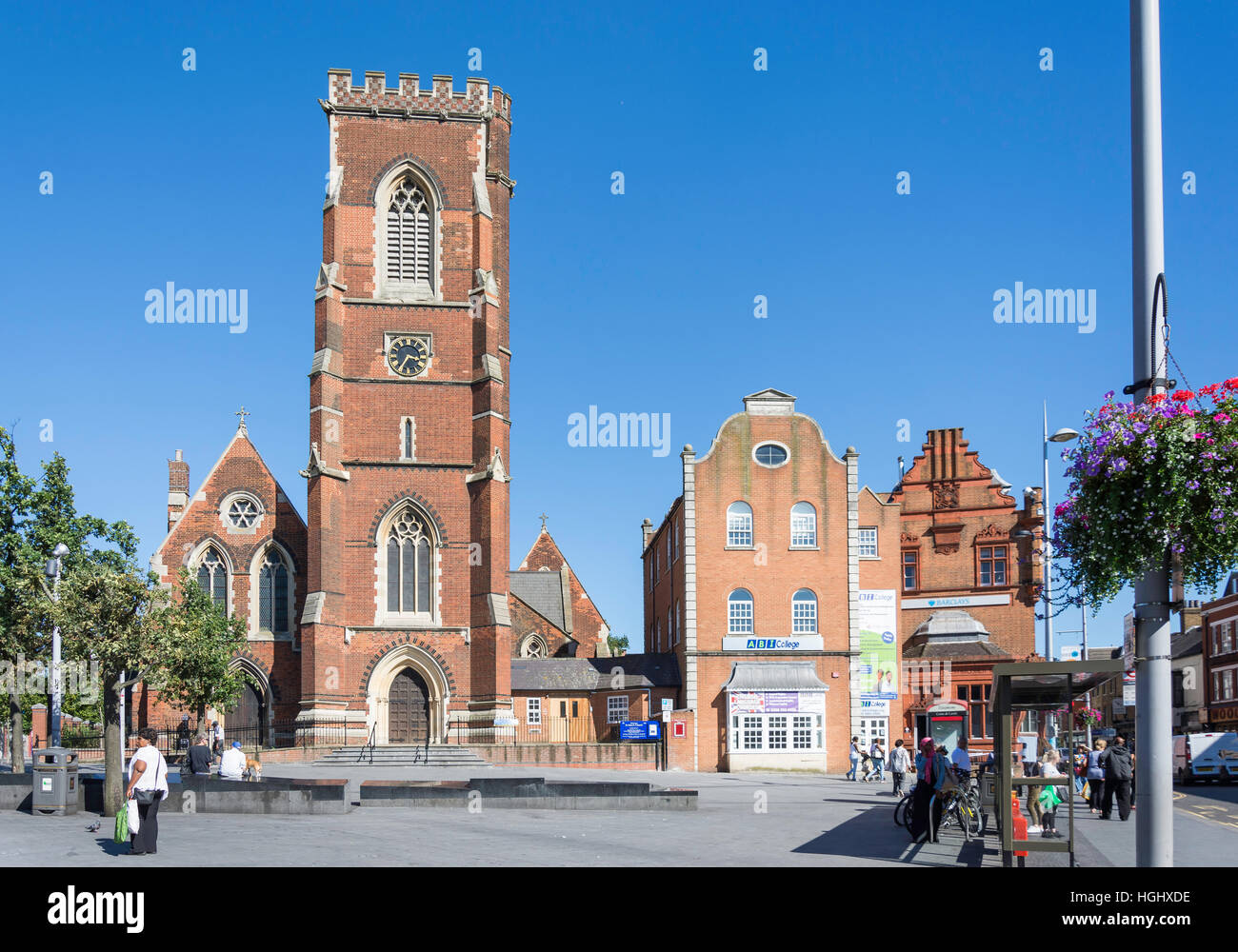 L'église de Sainte Marie, le Mont, Acton High Street, Acton, London Borough of Ealing, Greater London, Angleterre, Royaume-Uni Banque D'Images