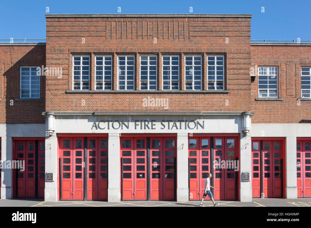 Acton Art Déco Fire Station, Gunnersbury Lane, Acton, London Borough of Ealing, Greater London, Angleterre, Royaume-Uni Banque D'Images