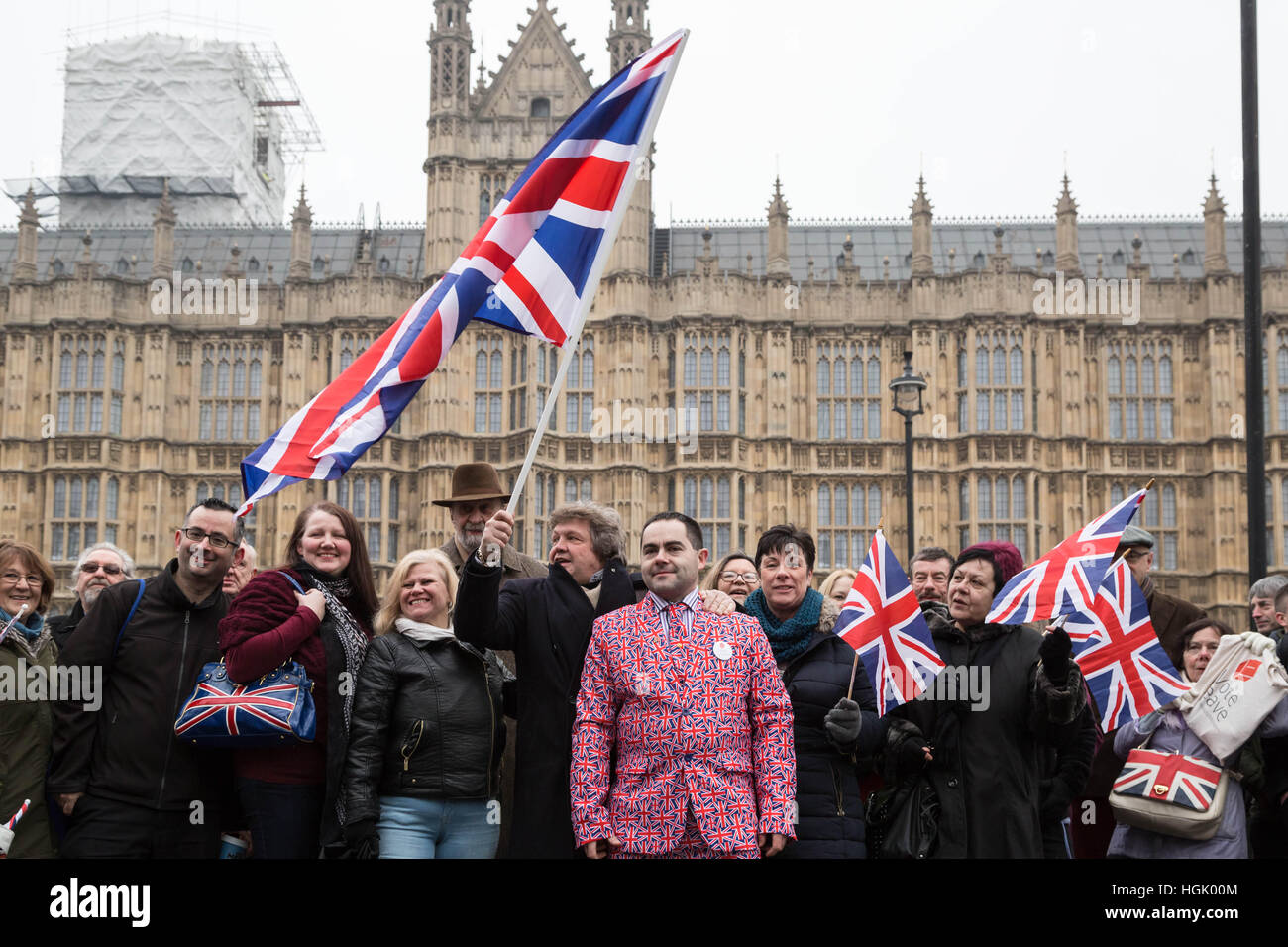 Londres, Royaume-Uni. 23 janvier, 2017. Rallye Pro-Brexit avec un écran couleur de l'extérieur du gouvernement * Les édifices du Parlement de Westminster. Organisé par l'UKIP, Brexit partisans demandent les députés et le Parlement mettent en œuvre le référendum de quitter l'Europe sans plus tarder. © Guy Josse/Alamy Live News Banque D'Images