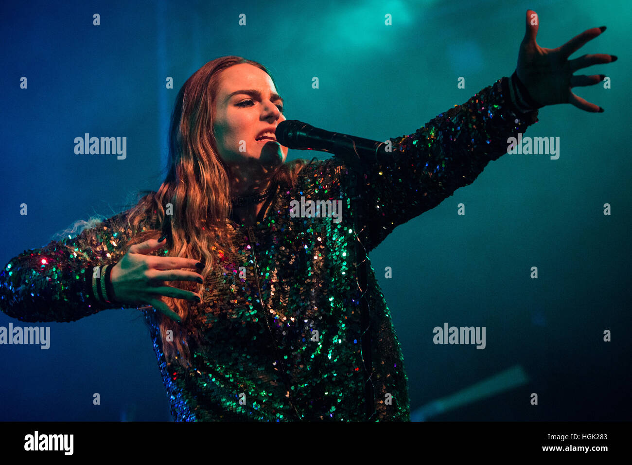 Milan, Italie. 22 janvier, 2017. La chanteuse et actrice Joanna Noëlle Blagden Levesque connu sur scène comme JOJO effectue sur scène à tunnel durant la "Love Tour' Credit : Rodolfo Sassano/Alamy Live News Banque D'Images