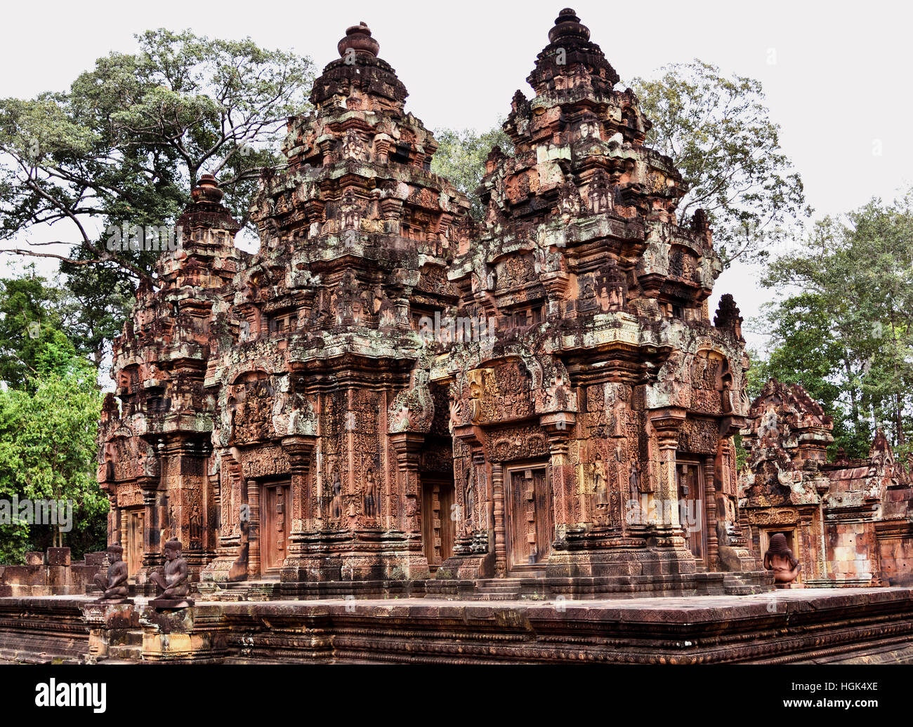 Banteay Srei temple cambodgien Srey - 10ème siècle temple hindou dédié à Shiva. Siem Reap, Cambodge Angkor ( différentes capitales complexe archéologique empire Khmer 9-15ème siècle ) Banque D'Images