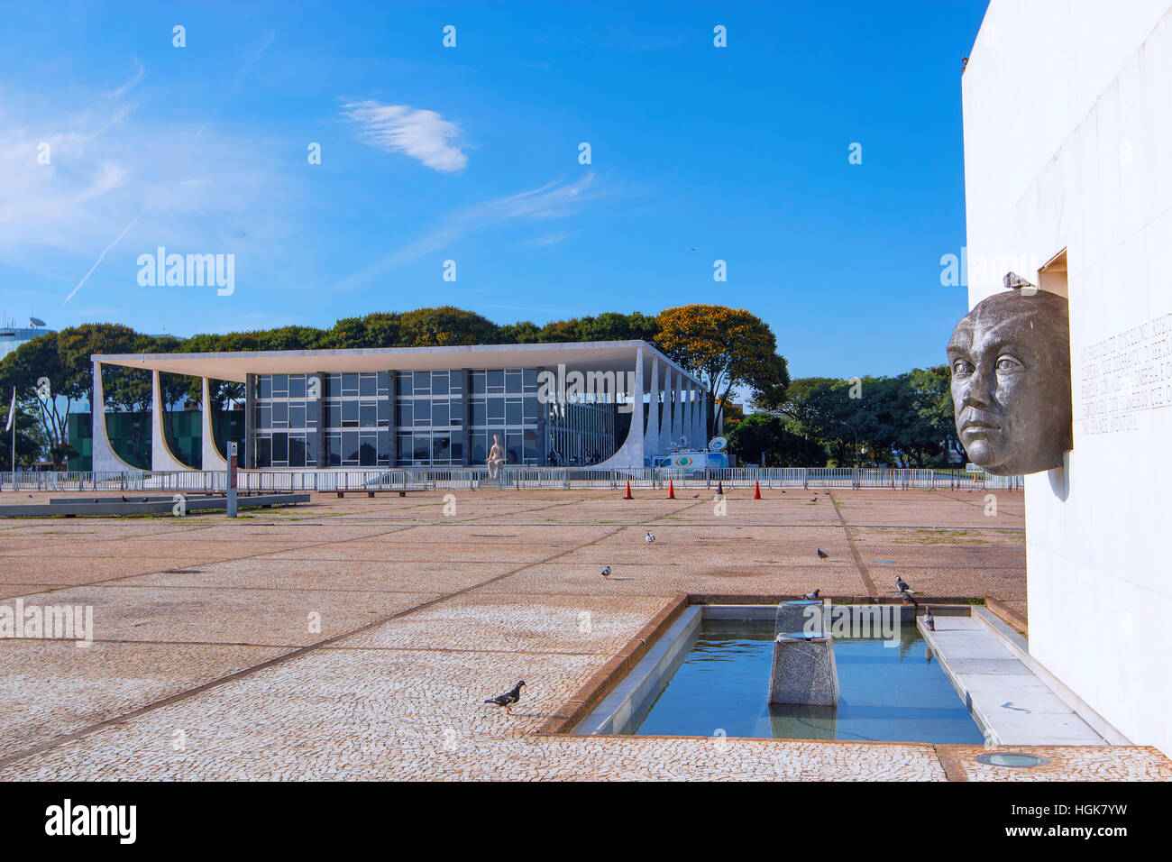 Monument à Kubischeck président sur la Plaza des Trois Pouvoirs, Brasilia Banque D'Images