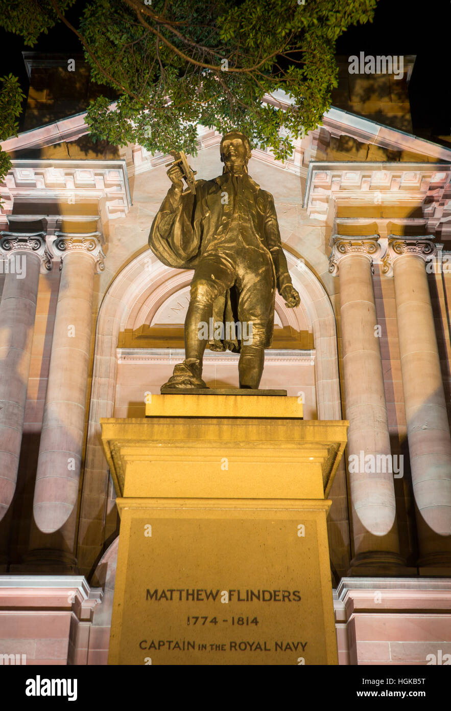 Statue de Matthew Flinders en dehors de la bibliothèque de l'état de NSW Sydney NSW Australie Banque D'Images