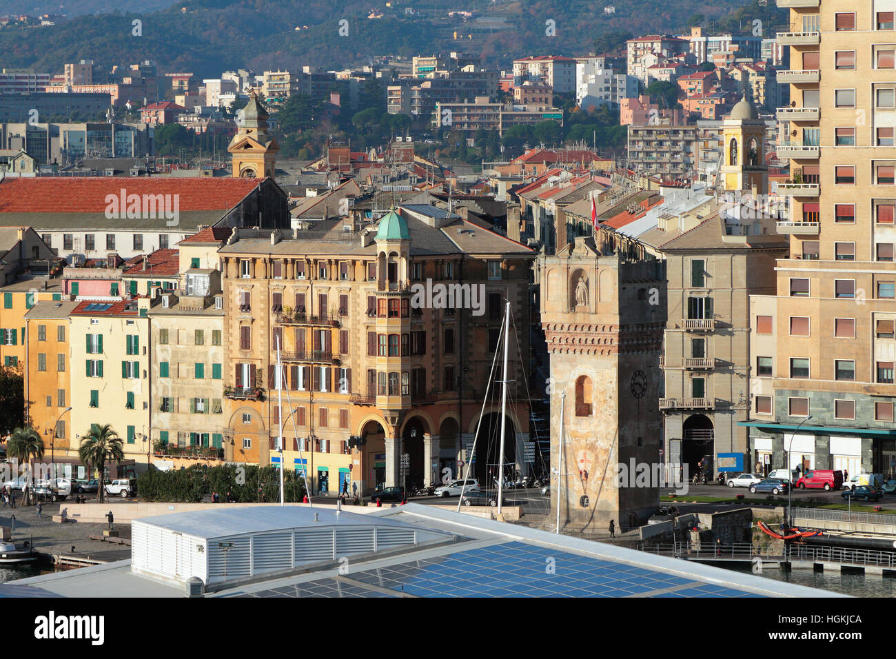 Guarda tour et la ville. Savona, Italie Photo Stock - Alamy