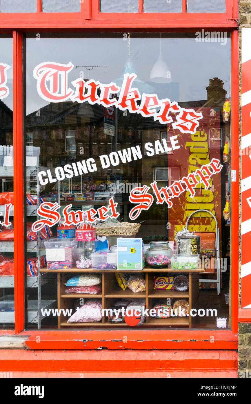 La fermeture de la vente à Tommy Tuckers Shoppe sucrés traditionnels. Banque D'Images