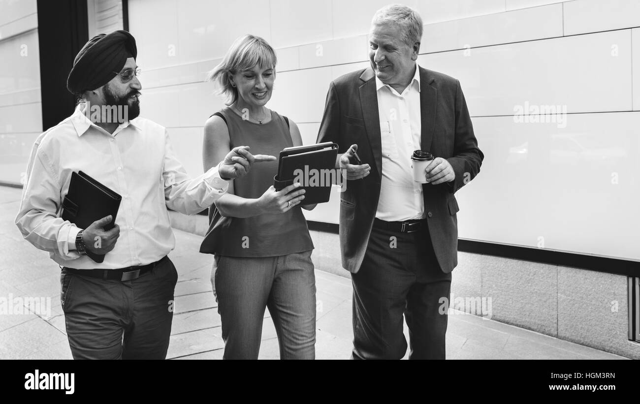 Les gens d'affaires à marcher ensemble Concept Banque D'Images