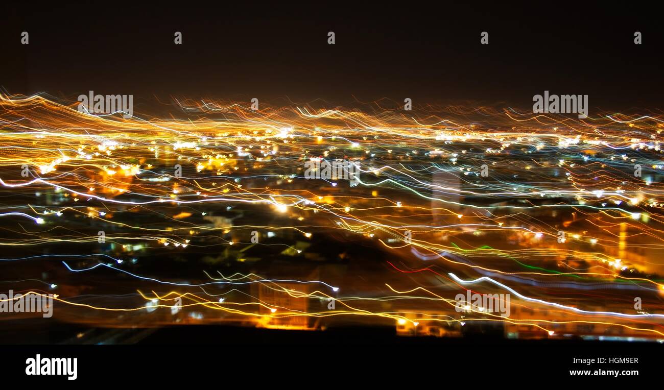 Nuit dans la ville avec les lumières abstraites Banque D'Images