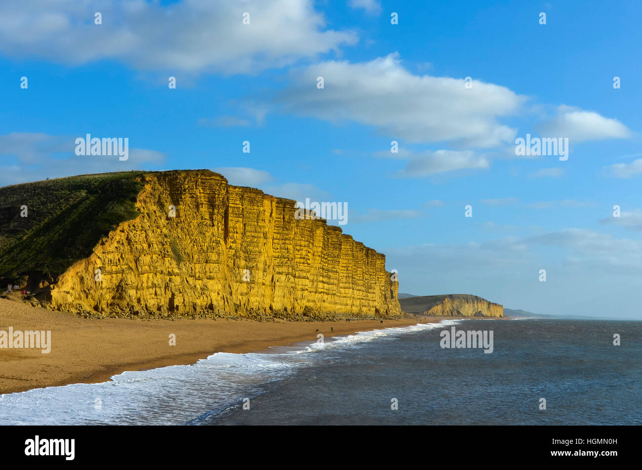 West Bay, Dorset, UK. 11 janvier 2017. Météo britannique. East Beach et falaise de West Bay, dans Dorset sur un froid mais après-midi ensoleillé. Photo de Graham Hunt/Alamy Live News Banque D'Images