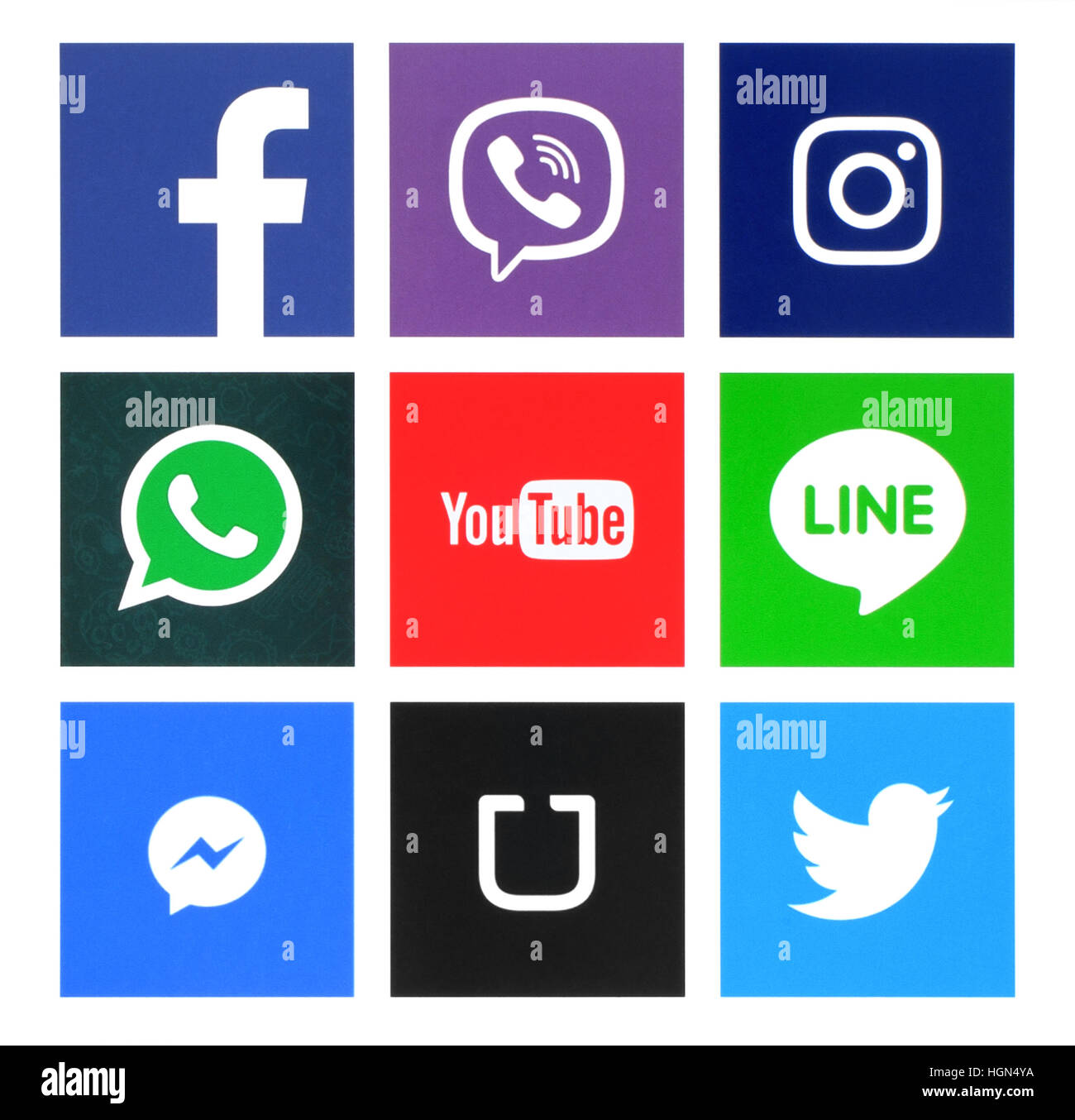 Kiev, Ukraine - 31 mai 2016 : Collection d'icônes Windows populaire imprimée sur du papier:Facebook, Twitter, Instagram, ligne, Youtube, Viber, Whatsapp, Messe Banque D'Images