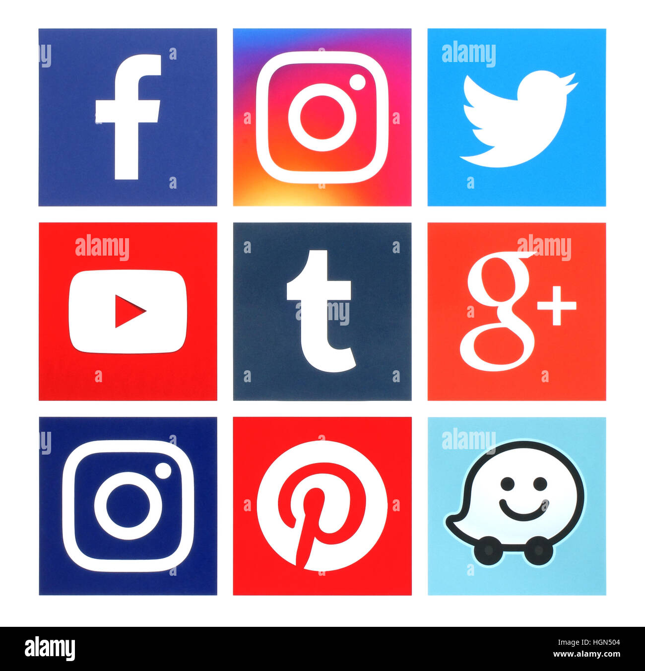Kiev, Ukraine - 22 juin 2016 : Collection de médias sociaux populaires carrés logos imprimés sur du papier:Facebook, Twitter, Google Plus, Instagram, Youtube, Wa Banque D'Images