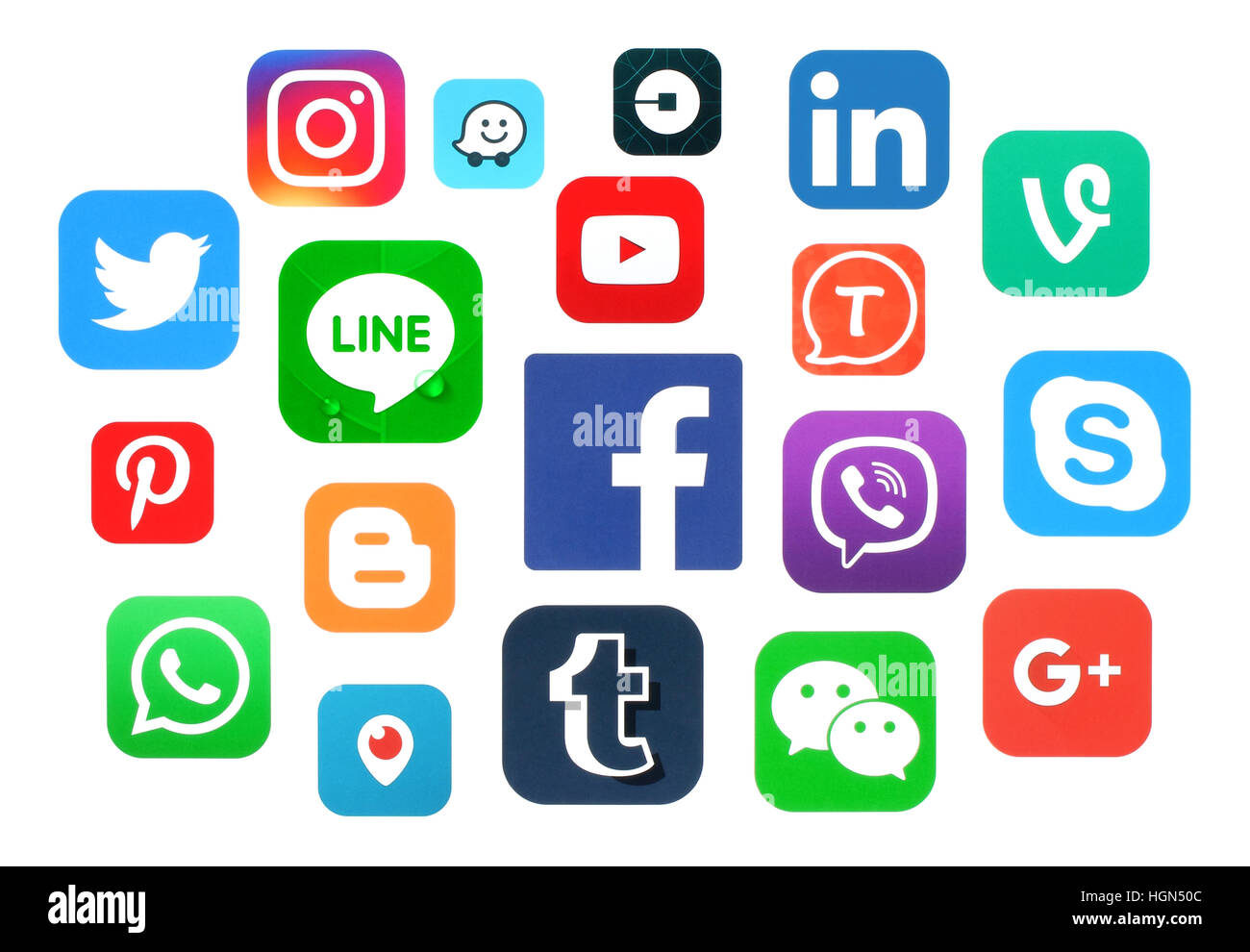 Kiev, Ukraine - le 11 juillet 2016 : Collection de médias sociaux populaires logos imprimés sur du papier : Facebook, Twitter, Google Plus, Instagram, LinkedIn, Pintere Banque D'Images