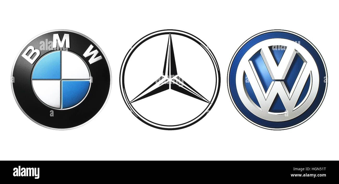 Kiev, Ukraine - le 21 septembre 2016 : Collection de voiture populaire allemande logos imprimés sur papier blanc : Mercedes, BMW et Volkswagen Banque D'Images