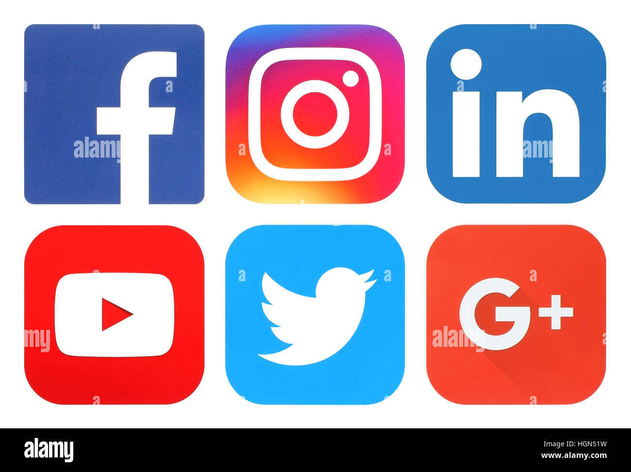Kiev, Ukraine - 20 septembre 2016 : Collection de médias sociaux populaires logos imprimés sur du papier : Facebook, Twitter, Google Plus, Instagram, LinkedIn et Banque D'Images