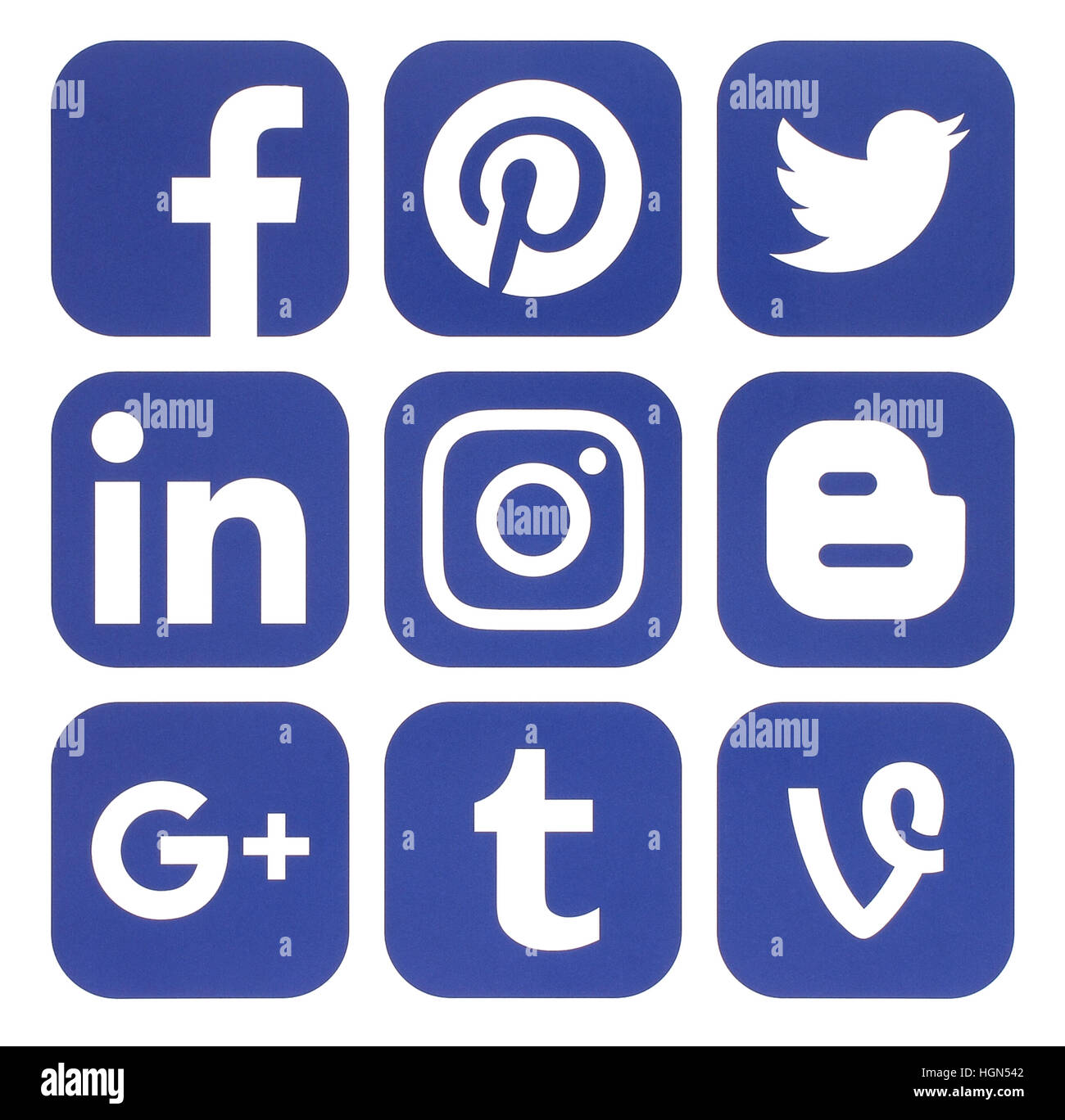 Kiev, Ukraine - 15 novembre 2016 : Collection d'icônes de médias sociaux populaires imprimés sur du papier : Facebook, Twitter, Google Plus, Instagram, Pinterest, Li Banque D'Images