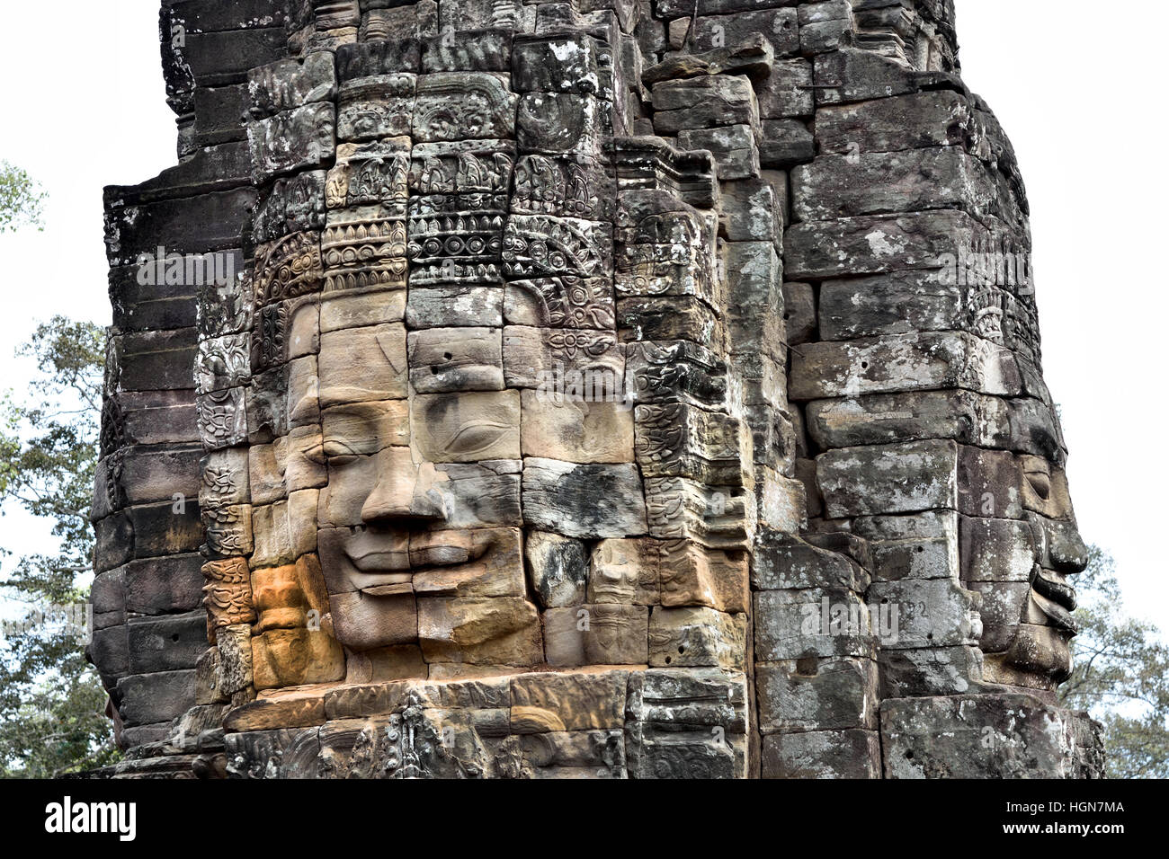 Le Bayon 12e et au début du xiiie siècle comme l'état officiel de la temple bouddhiste Mahayana Le Roi Jayavarman VII, le Bayon se trouve au centre de la capitale de Jayavarman, Angkor Thom Angkor ( différentes capitales complexe archéologique empire Khmer 9-15ème siècle, Angkor Wat, angor Thom, temple Bayon, Cambodge ) Banque D'Images