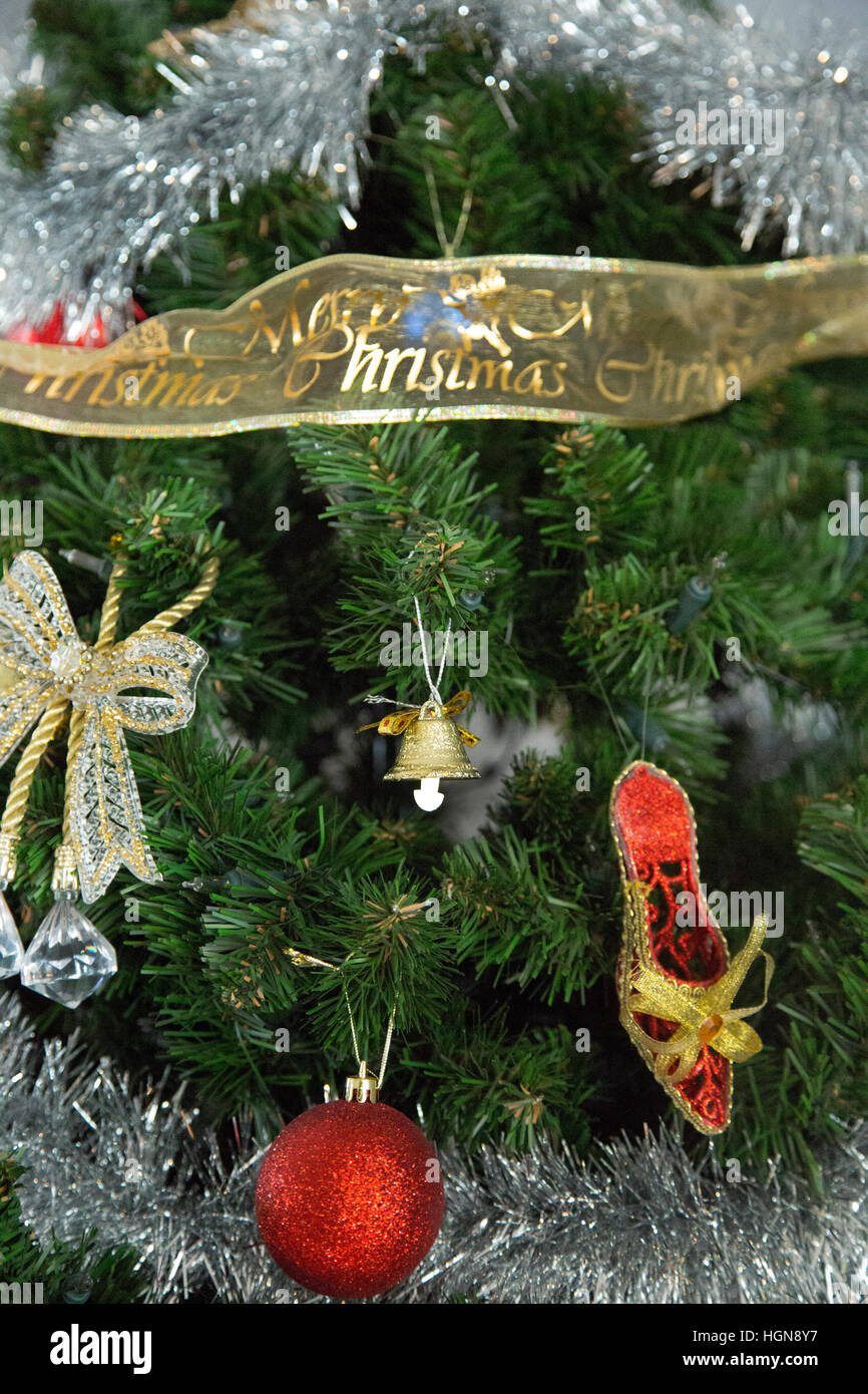 Arbre de Noël, ornements sur Banque D'Images