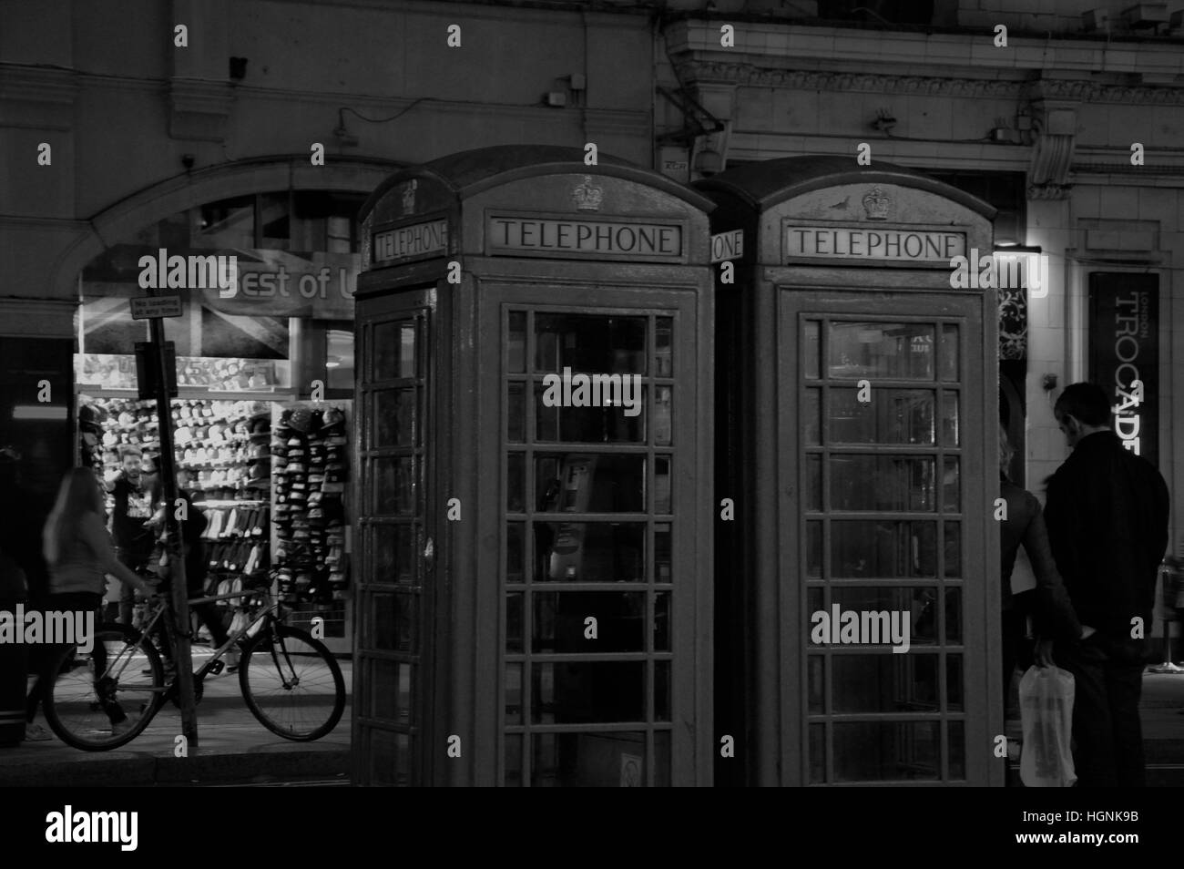 Deux cabines téléphoniques à Londres Banque D'Images