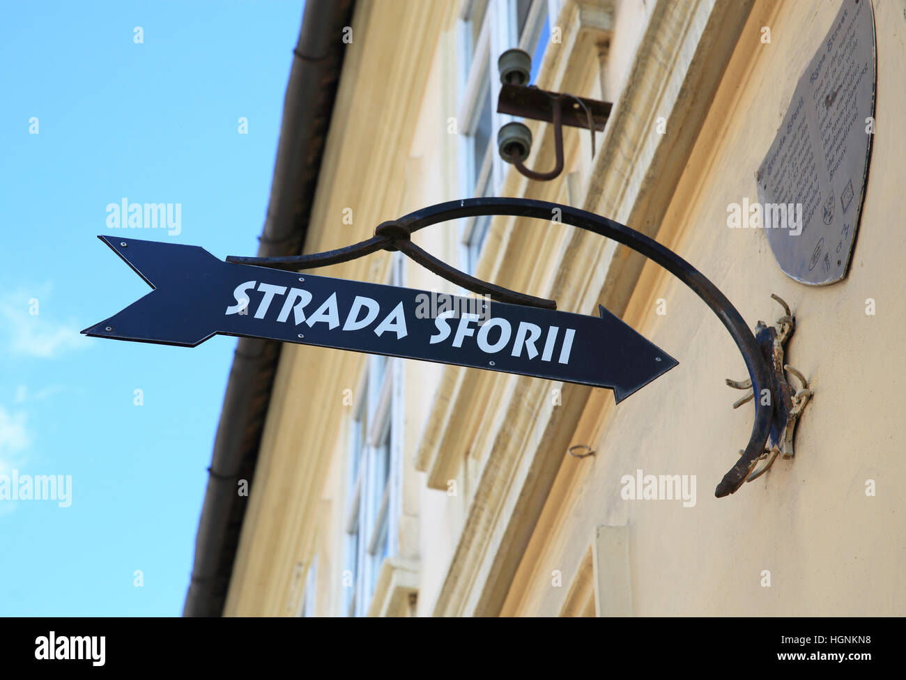 Signe pour corde Street, une des rues les plus étroites d'Europe, à Brasov, en Transylvanie, Roumanie, Europe de l'Est Banque D'Images