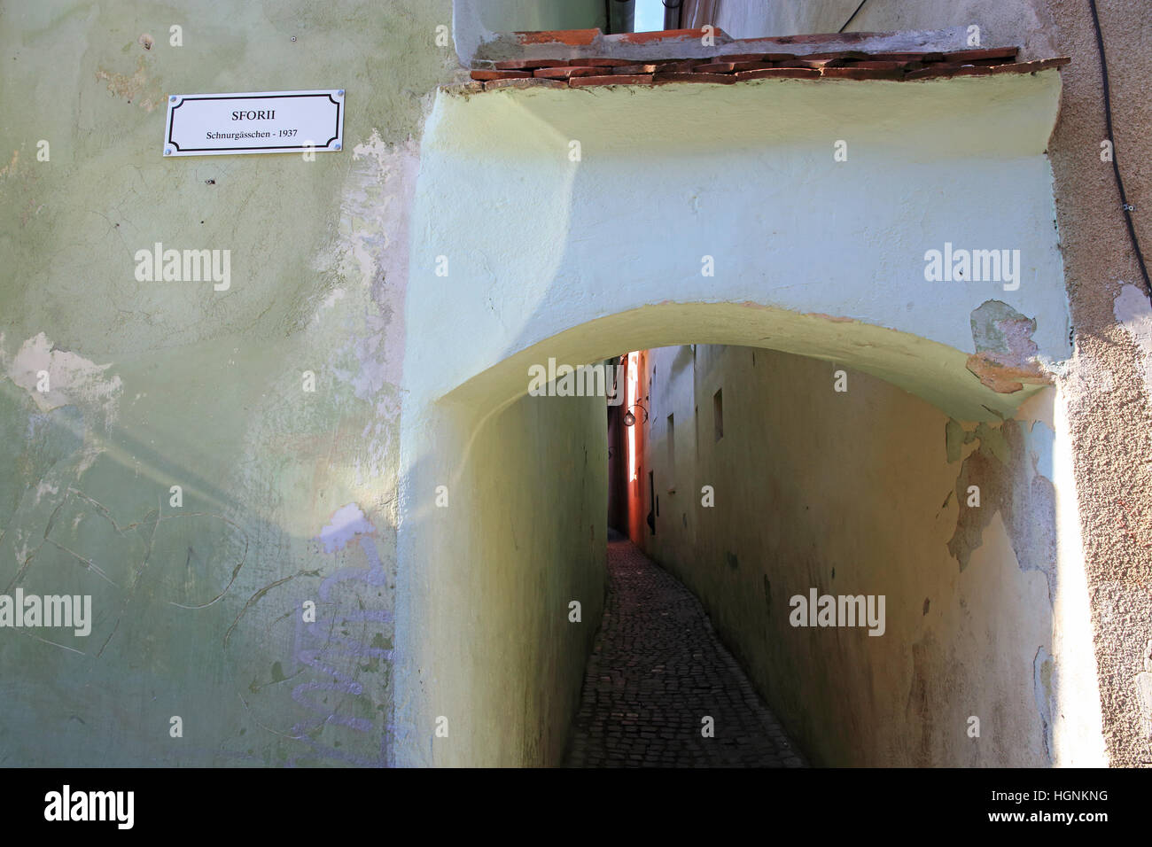 L'une des rues les plus étroites d'Europe, Rue de la corde, à Brasov, en Transylvanie, Roumanie, Europe de l'Est Banque D'Images