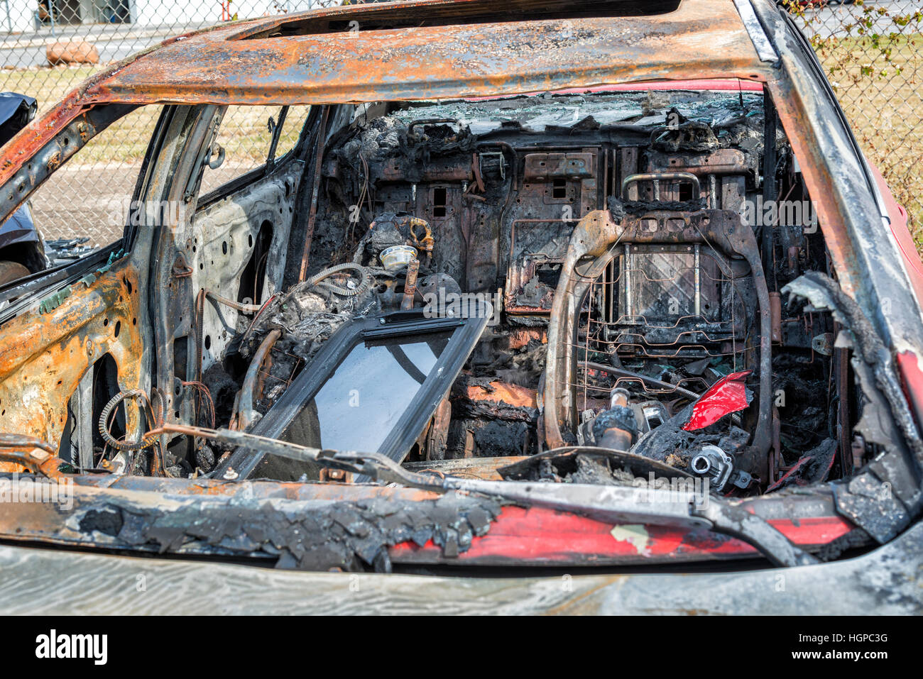 L'intérieur d'une voiture carbonisée qui a été totalement détruit par un incendie de voiture. L'incendie criminel a été suspectée, mais non prouvée. Banque D'Images