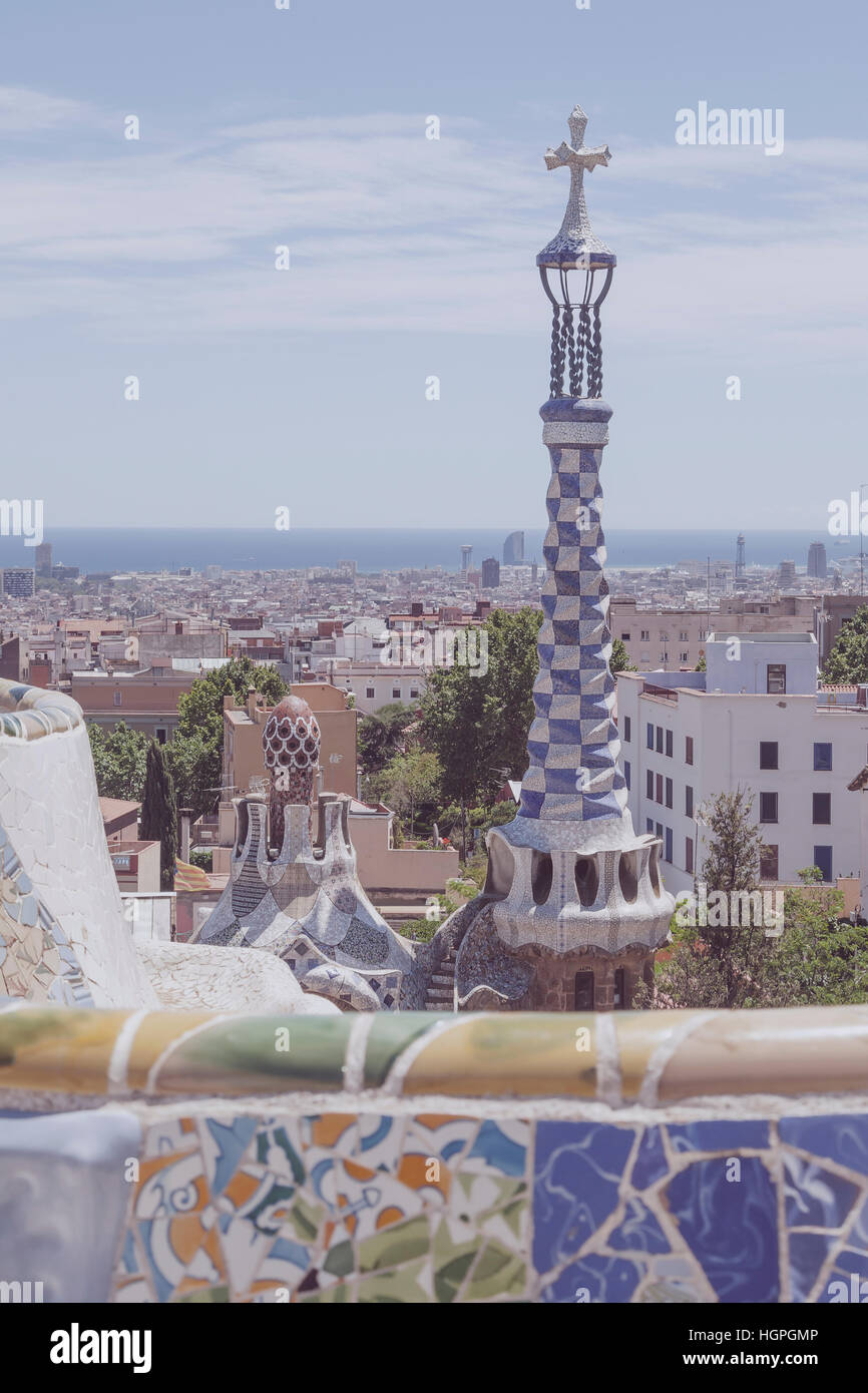 Vintage Parc Guell vue dans la ville de Barcelone Banque D'Images