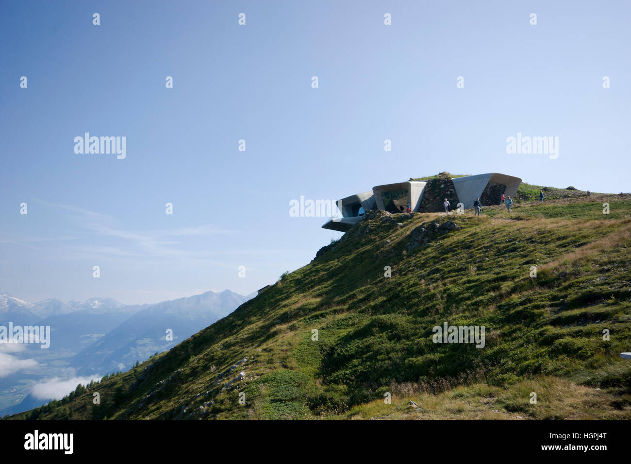 La Messner Mountain Museum Corones conçu par Zaha Hadid Architects en haut de la crête de Kronplatz dans les Alpes du Tyrol du Sud, Italie Banque D'Images