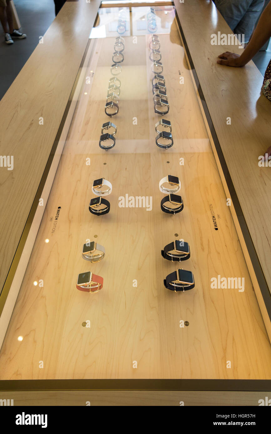 Regarder à l'intérieur de l'écran Apple Apple Store de Manhattan, NY Banque D'Images