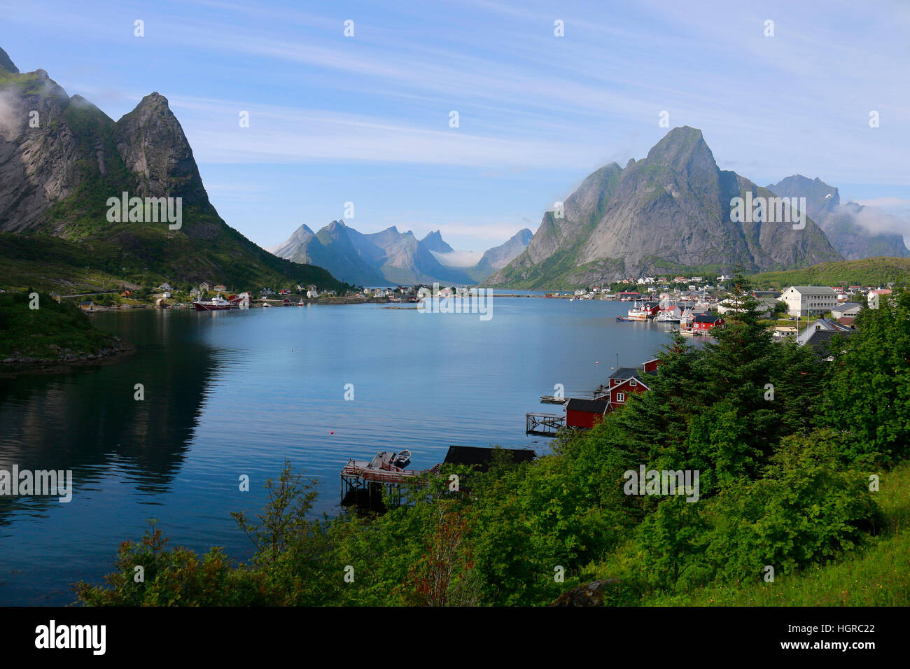 Panorama : Reine, Reinefjord, Lofoten, Norvège. Banque D'Images