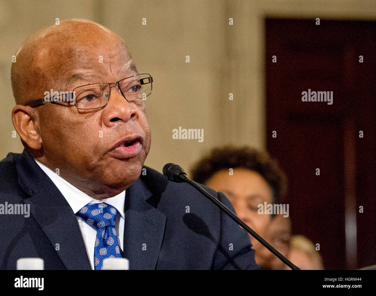 Washington, USA. Jan 11, 2017. Bord de son témoignage devant le Comité judiciaire du Sénat des États-Unis sur la nomination du sénateur américain Jeff Sessions (républicain de l'Alabama) pour être Procureur général des États-Unis sur la colline du Capitole à Washington, DC le mercredi, Janvier 11, 2017. Dpa : Crédit photo alliance/Alamy Live News Banque D'Images