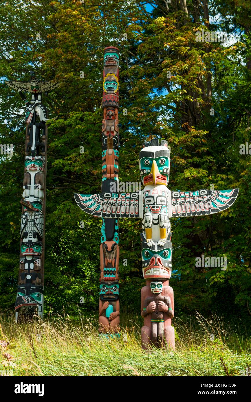 Les totems, les Premières Nations, le parc Stanley, Vancouver, British Columbia, Canada Banque D'Images