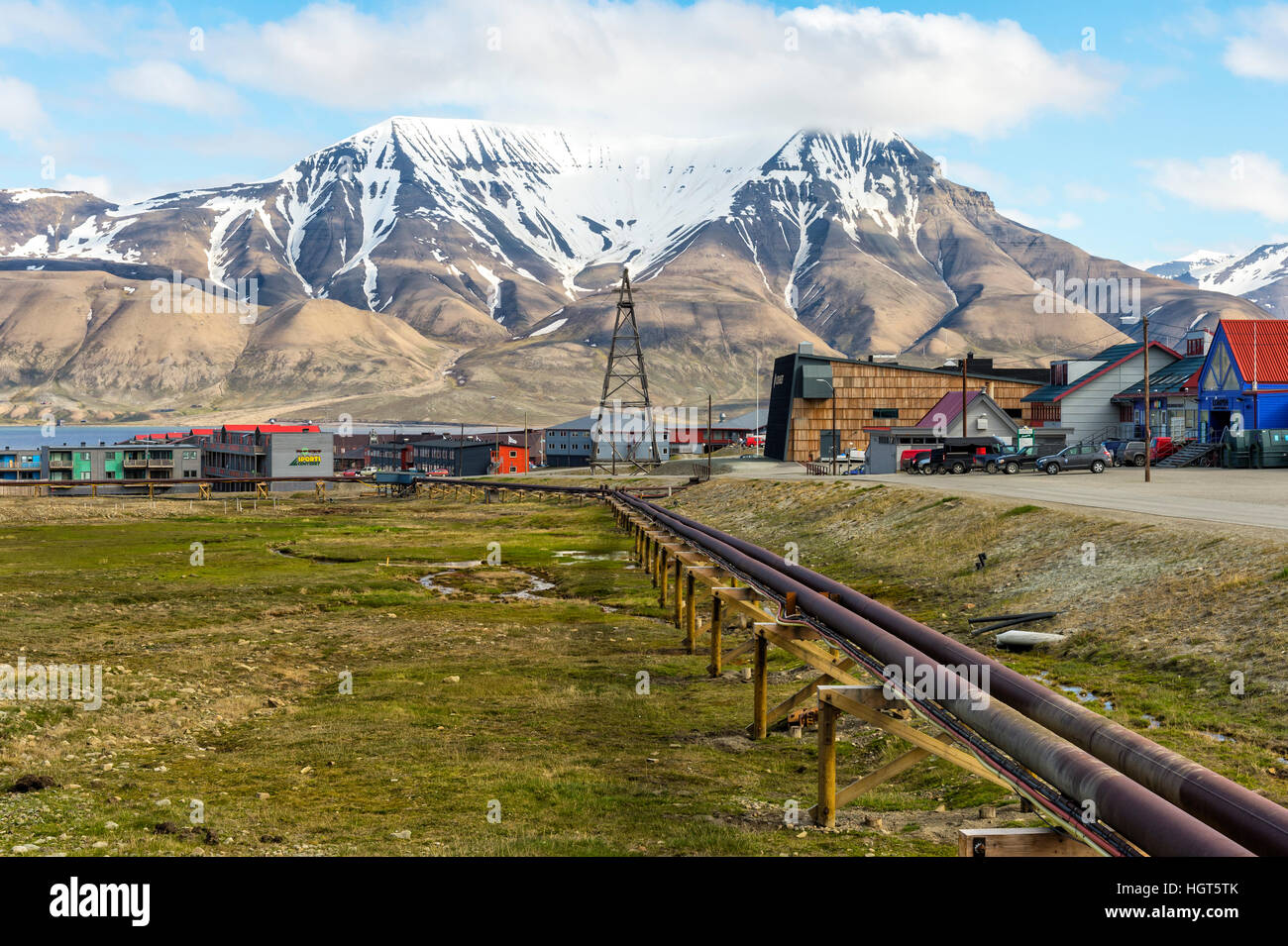 Canalisations traversant Longyearbyen, Spitsberg Island, archipel du Svalbard, Norvège Banque D'Images