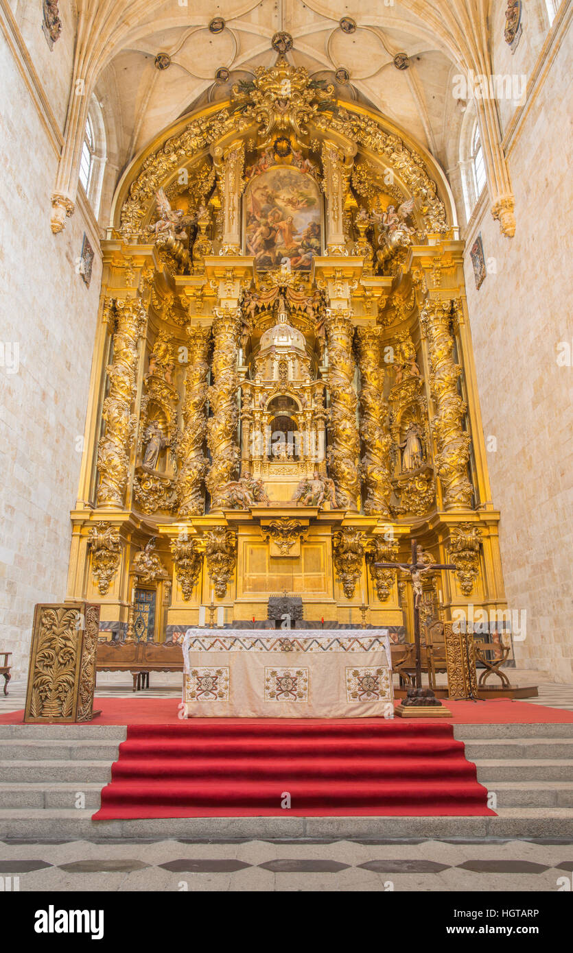Salamanque, Espagne, Avril - 16, 2016 : l'autel principal de polychrome baroque église Convento de San Esteban de José Benito Churriguera (1692). Banque D'Images