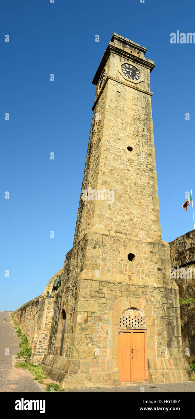 Bel état colonial building développement de la galle fort sur le Sri Lanka, la photographie est la présentation de galle fort tours d'horloge sur les murs du fort Banque D'Images