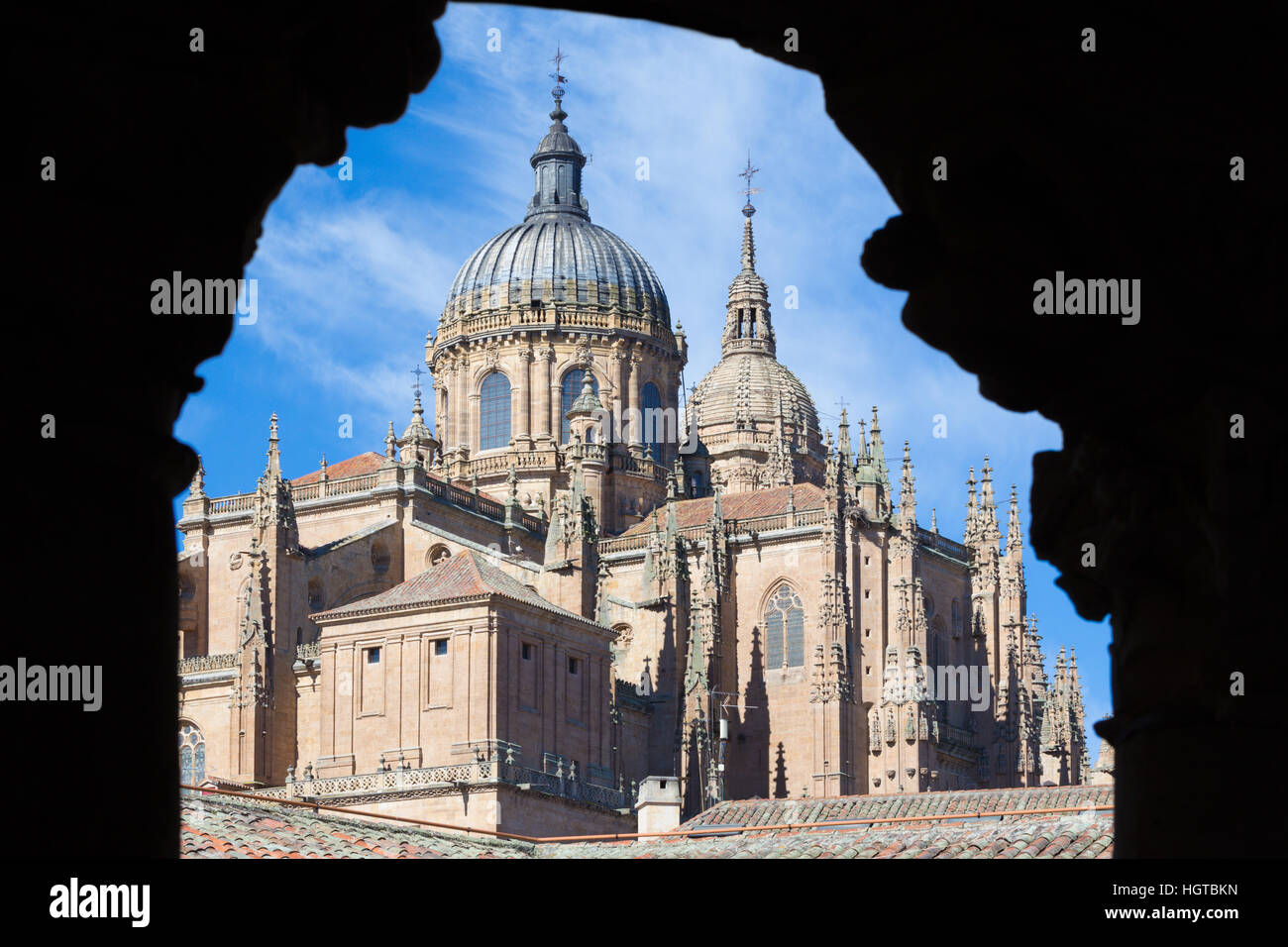 Avila - La cathédrale de coupoles atrium de Convento de Las Dueñas. Banque D'Images
