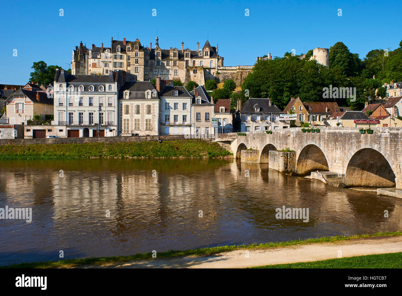 France, Loir et Cher, vallée du Cher, la ville et le château de Saint-Aignan et le Cher Banque D'Images