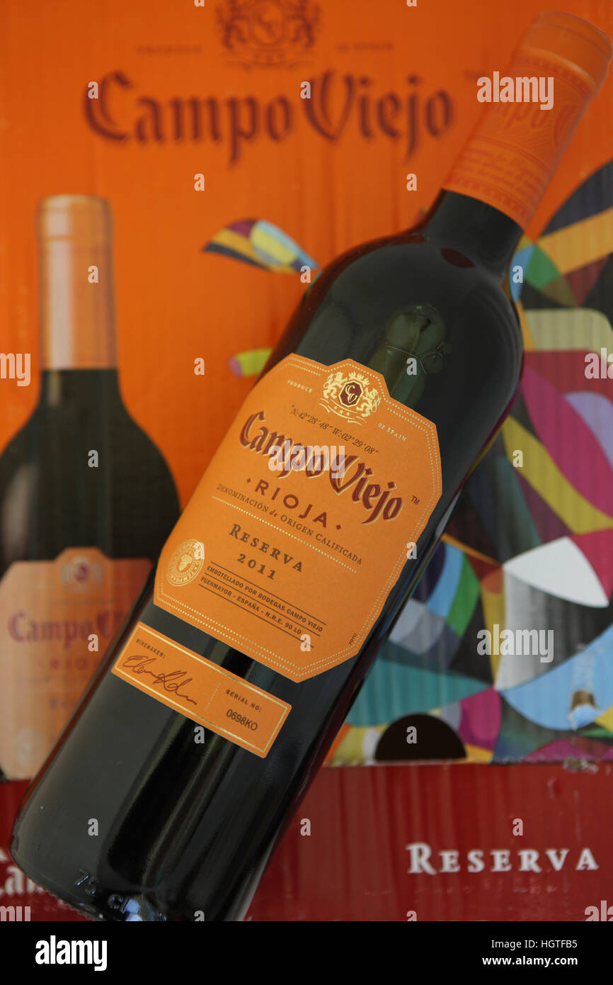 L'espagnol, le vin de Rioja Campo Viejo bouteille Banque D'Images