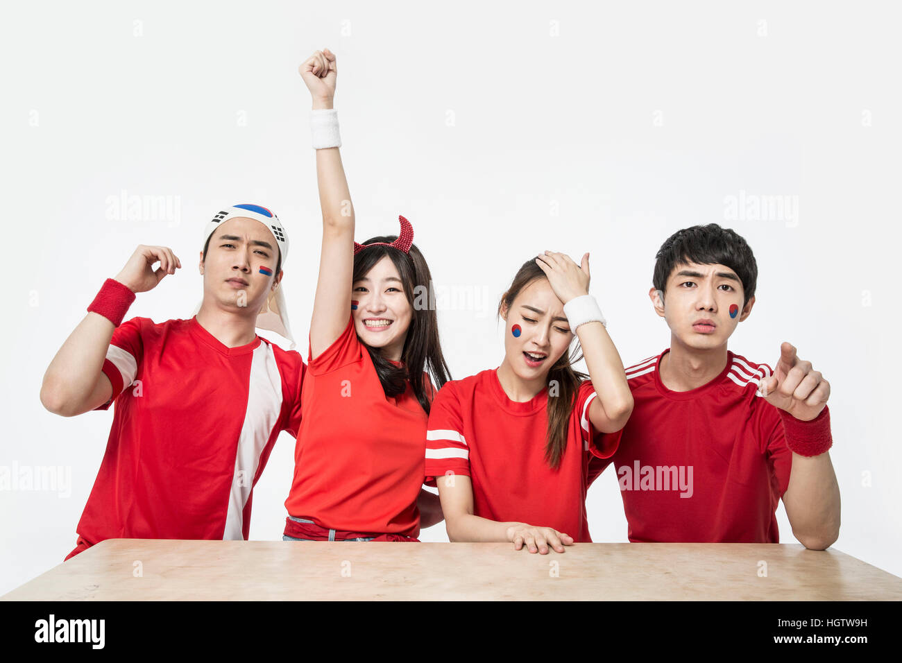 Portrait of young Korean Red Devil cheerleaders Banque D'Images