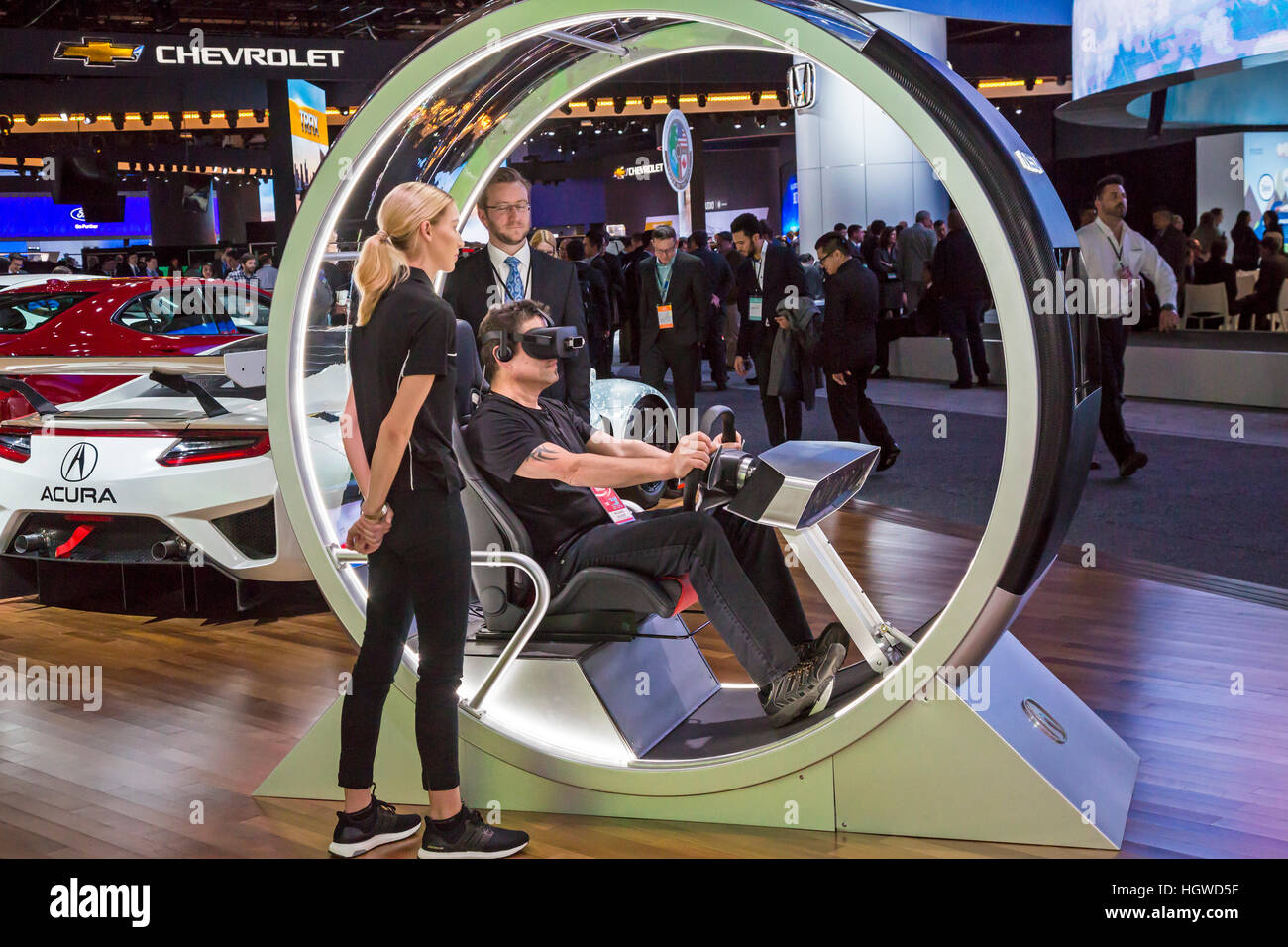 Detroit, Michigan - Un simulateur de conduite à la North American International Auto Show. Banque D'Images