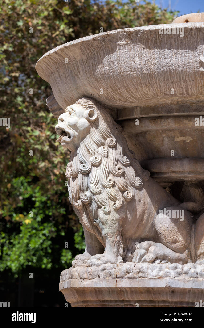 Détail de la fontaine Morosini, sur la place des Lions dans la ville de Heraklion, Crete Banque D'Images