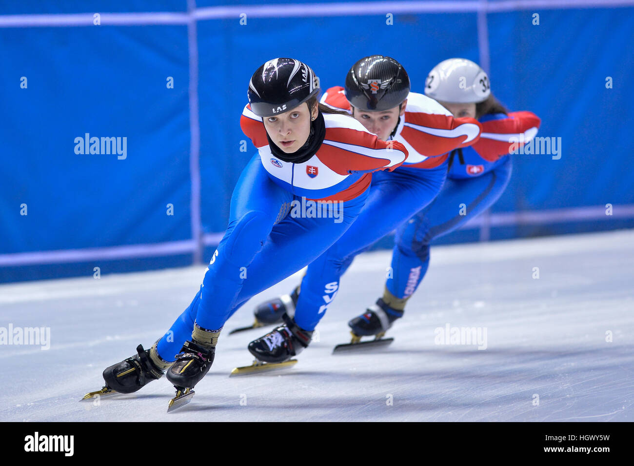 Torino, Italie. 12 Jan, 2017. Sandra Trusova en action au cours de l'entraînement pour la Slovaquie National Européen ISU Championnats sur piste courte 2017. © Tonello Abozzi/Pacific Press/Alamy Live News Banque D'Images