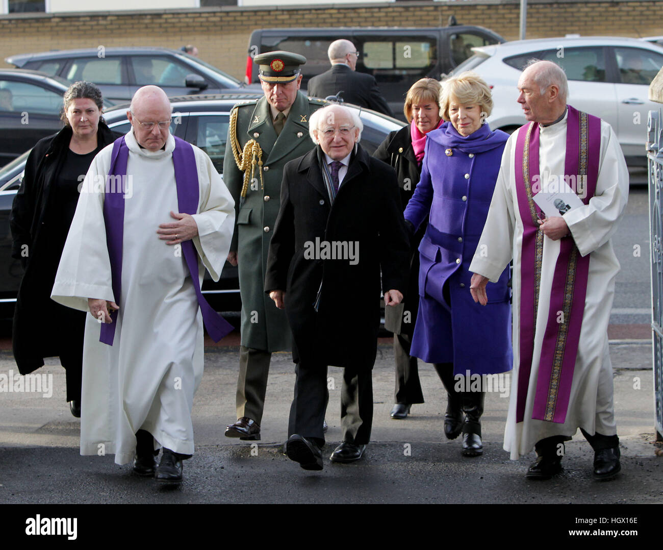 Président Michael D Higgins et sa femme Sabina arrivent à la messe de funérailles du réputé fonctionnaire TK Whitaker, surnommé l'architecte de la modernisation de l'Irlande, à l'église du Sacré-Cœur à Donnybrook, Dublin. Banque D'Images