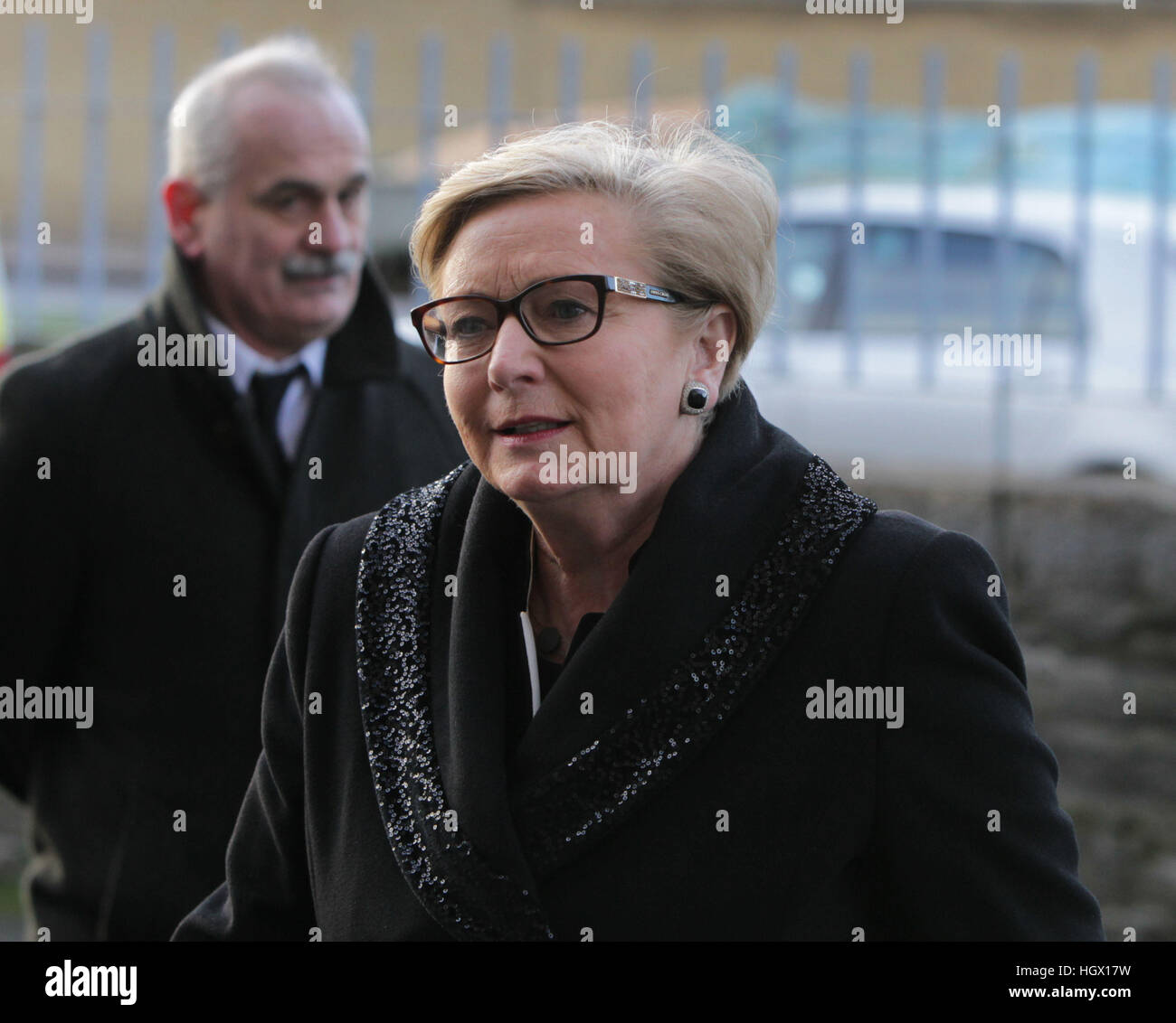 Ministre de la Justice et l'égalité Frances Fitzgerald arrive à la messe de funérailles du réputé fonctionnaire TK Whitaker, surnommé l'architecte de la modernisation de l'Irlande, à l'église du Sacré-Cœur à Donnybrook, Dublin. Banque D'Images