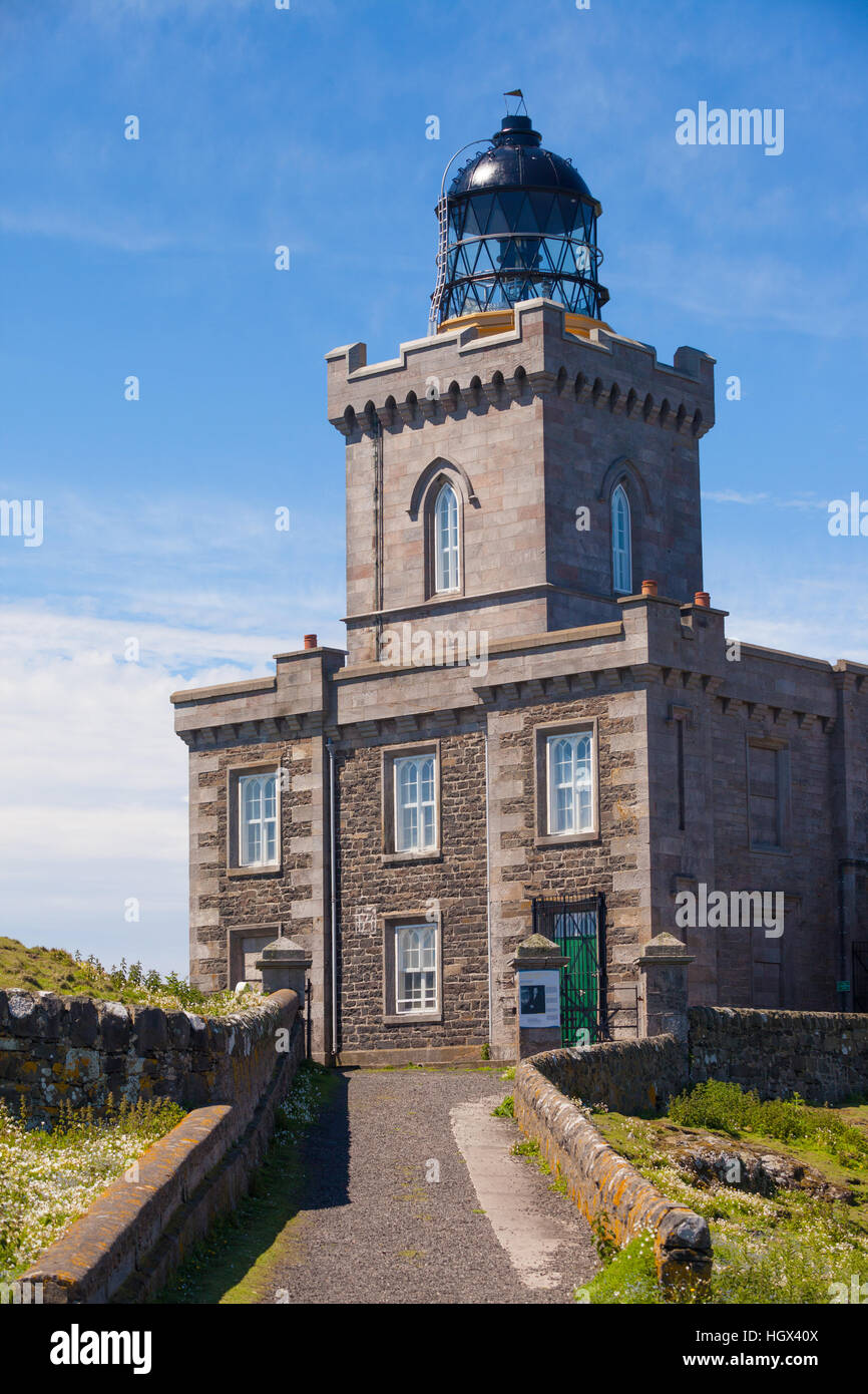 Robert Stevenson phare sur l'île de mai dans le Firth of Forth en Écosse. Banque D'Images