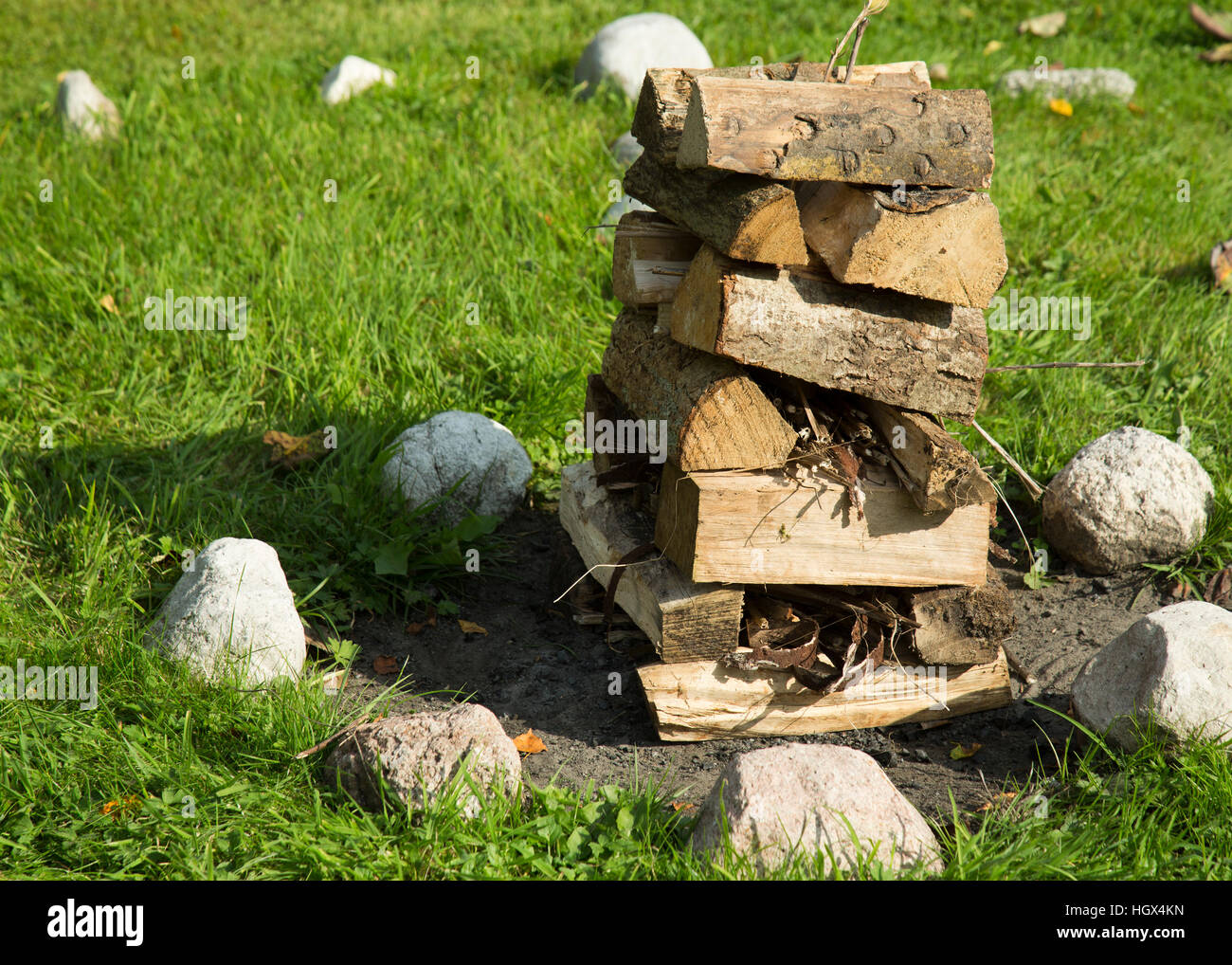 Pile de bois prêt à s'enflammer Banque D'Images