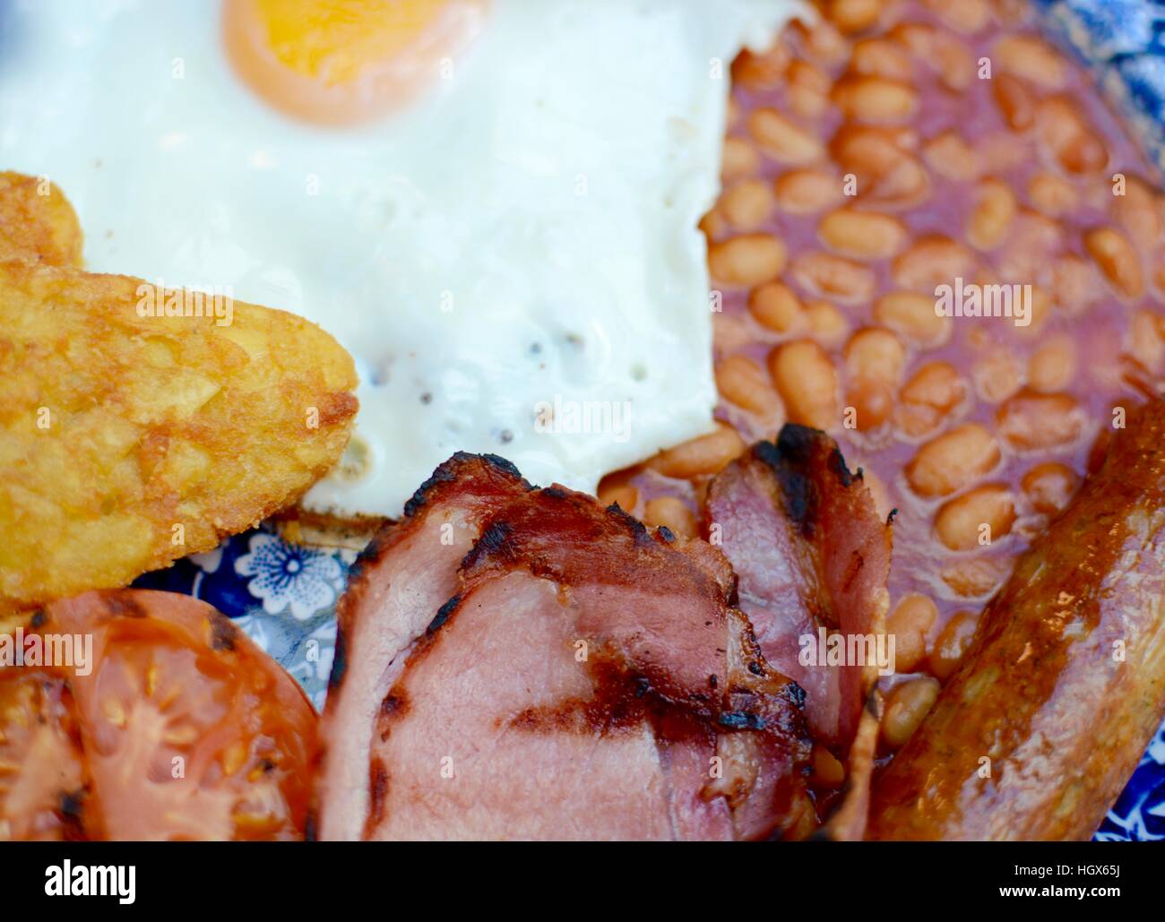 Un petit-déjeuner traditionnel cuisiné pub Weatherspoons Banque D'Images