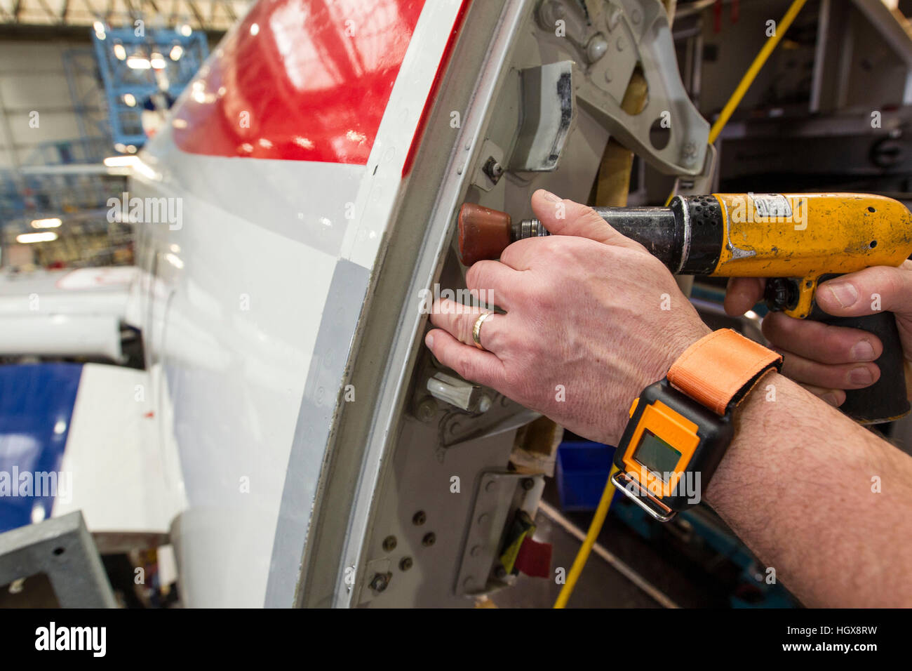 Ingénieur travaillant sur des avions avion Banque D'Images