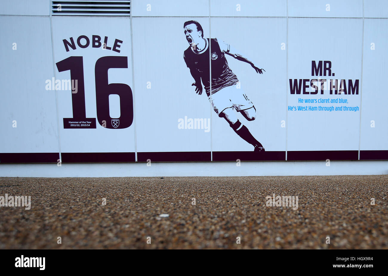 Une signalisation marque Noble devant le sol avant le match de la Premier League au London Stadium, Londres. APPUYEZ SUR ASSOCIATION photo. Date de la photo: Samedi 14 janvier 2017. Voir PA Story FOOTBALL West Ham. Le crédit photo devrait se lire: Steven Paston/PA Wire. RESTRICTIONS : aucune utilisation avec des fichiers audio, vidéo, données, listes de présentoirs, logos de clubs/ligue ou services « en direct » non autorisés. Utilisation en ligne limitée à 75 images, pas d'émulation vidéo. Aucune utilisation dans les Paris, les jeux ou les publications de club/ligue/joueur unique. Banque D'Images