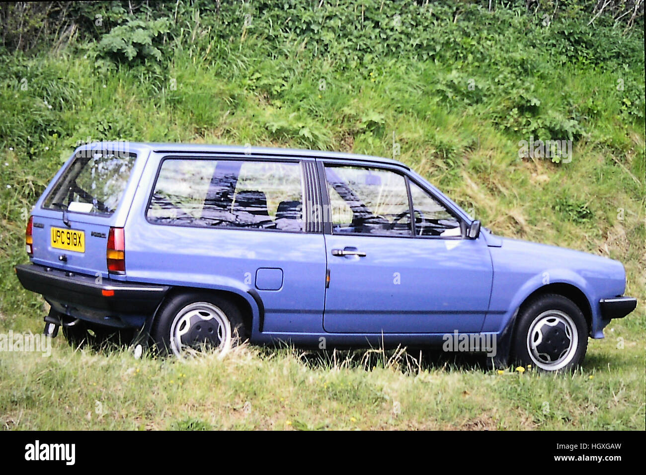 Volkswagen Polo bleu Banque D'Images