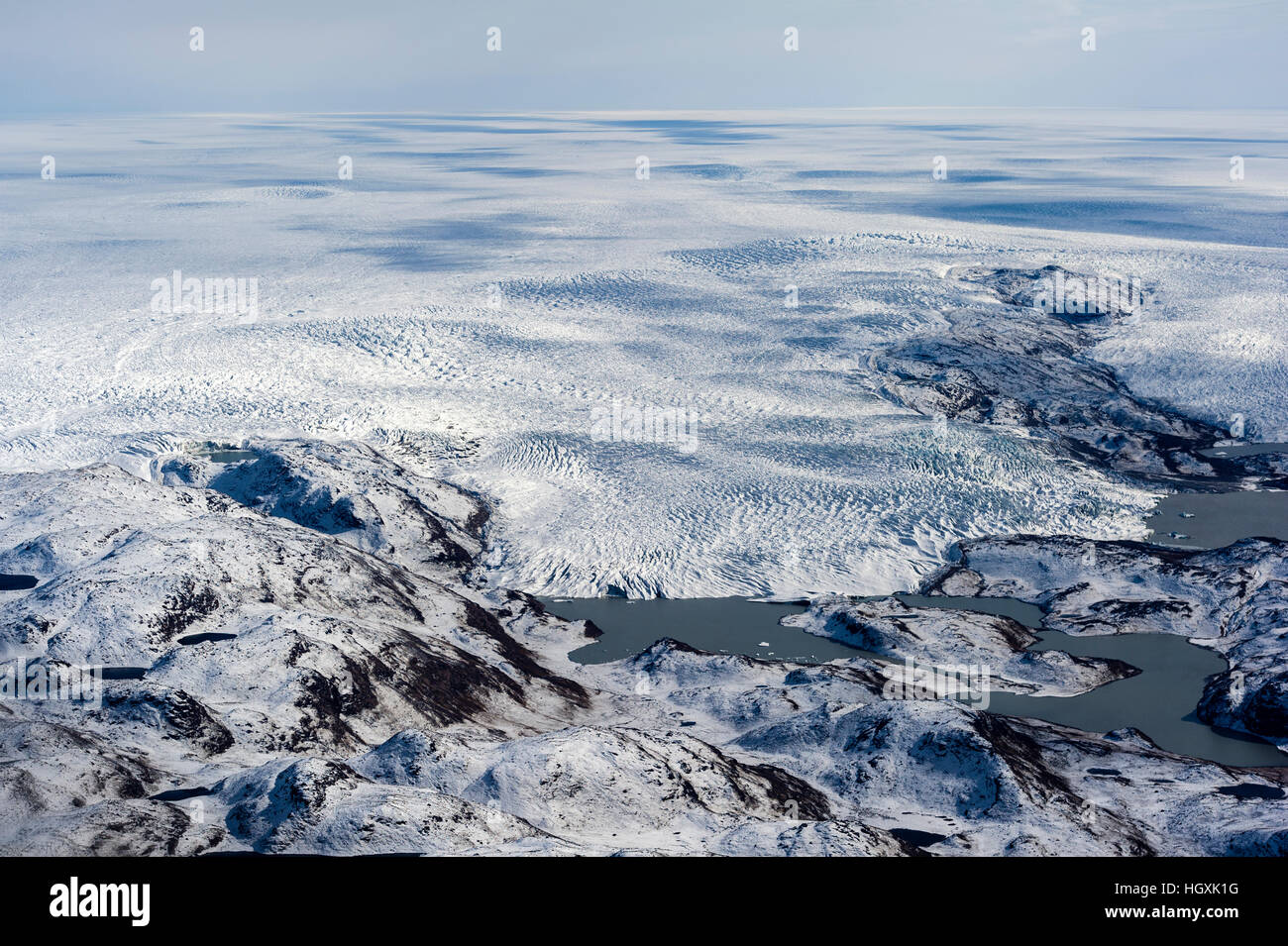 Une glace lac marginal à côté de l'inlandsis du Groenland. Banque D'Images